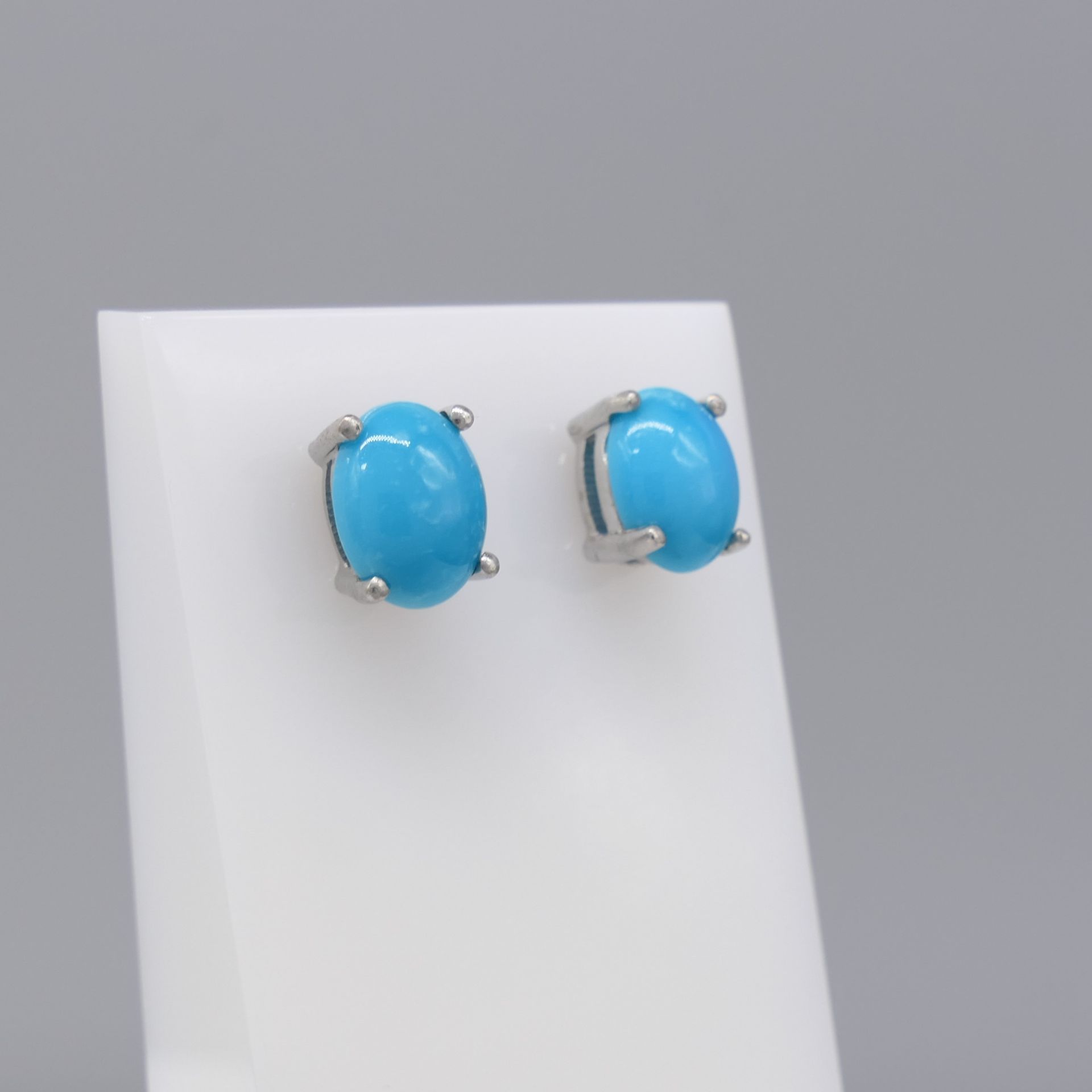 A Pair of Natural Cabochon Turquoise Ear Studs In Silver, With Butterfly Backs - Image 4 of 5