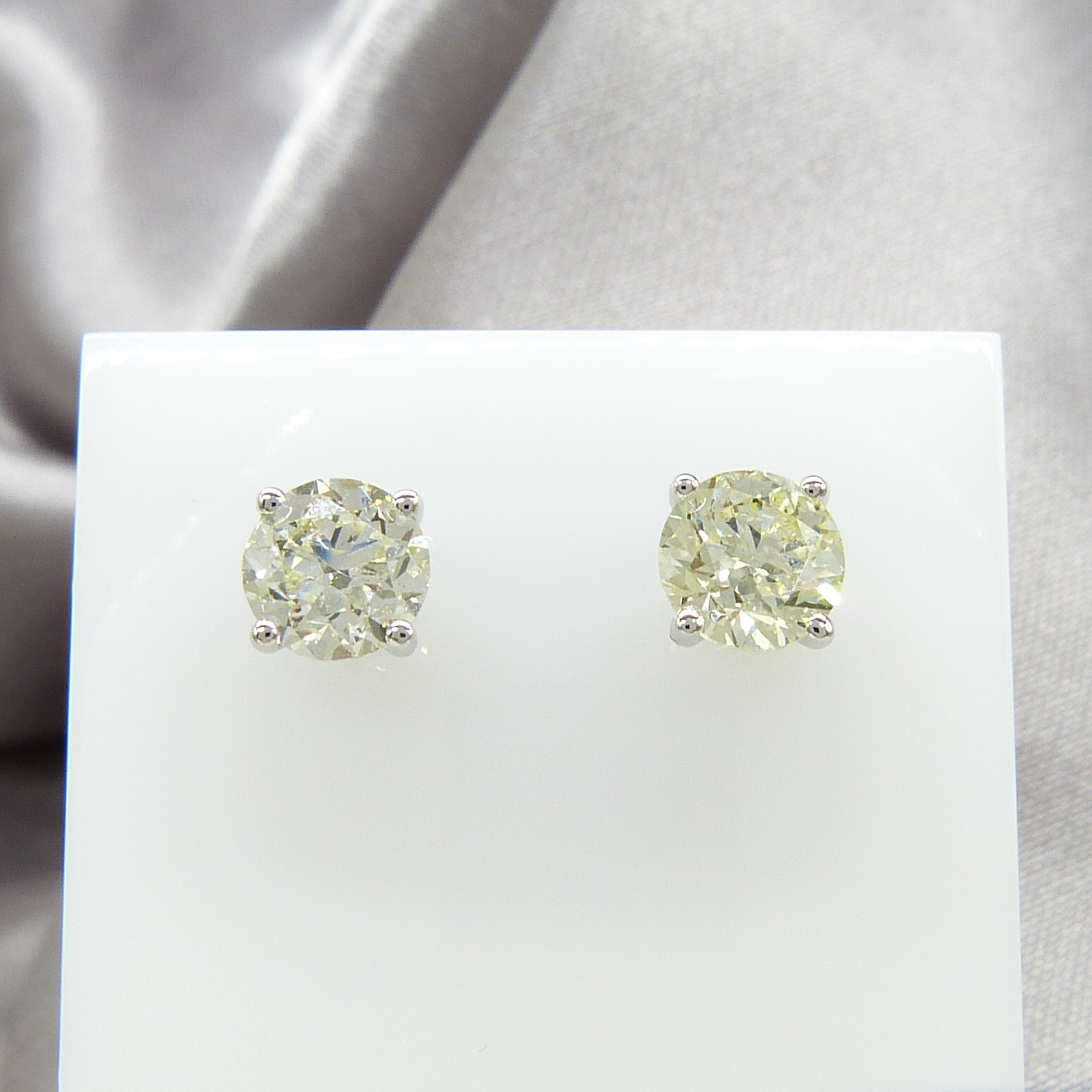 1.32 Carat Diamond Stud Earrings In 18ct White Gold, Certificated and Boxed - Image 2 of 8
