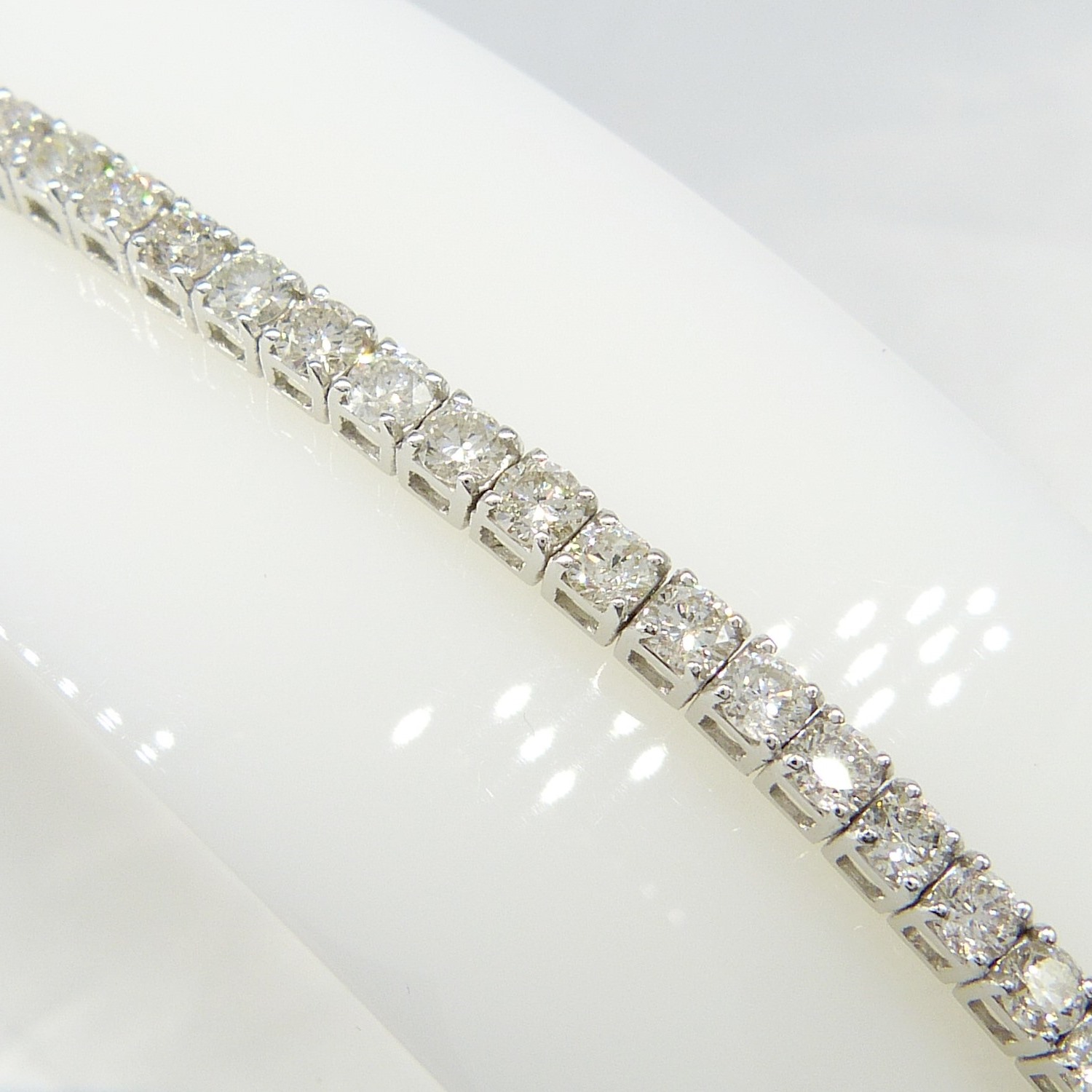 4.10 Carat Round Brilliant-cut Diamond Line Bracelet In 18ct White Gold, Boxed