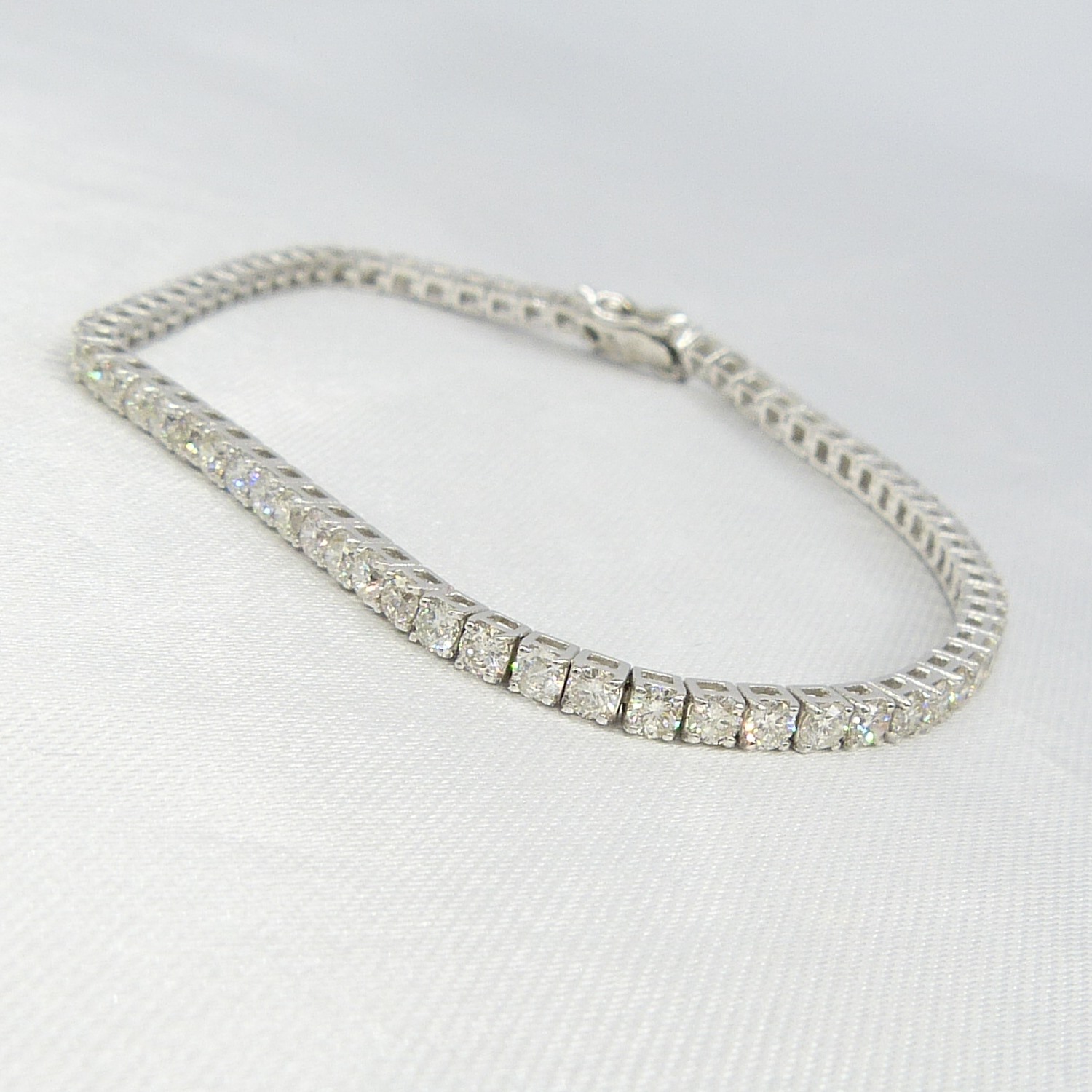 4.10 Carat Round Brilliant-cut Diamond Line Bracelet In 18ct White Gold, Boxed - Image 2 of 7