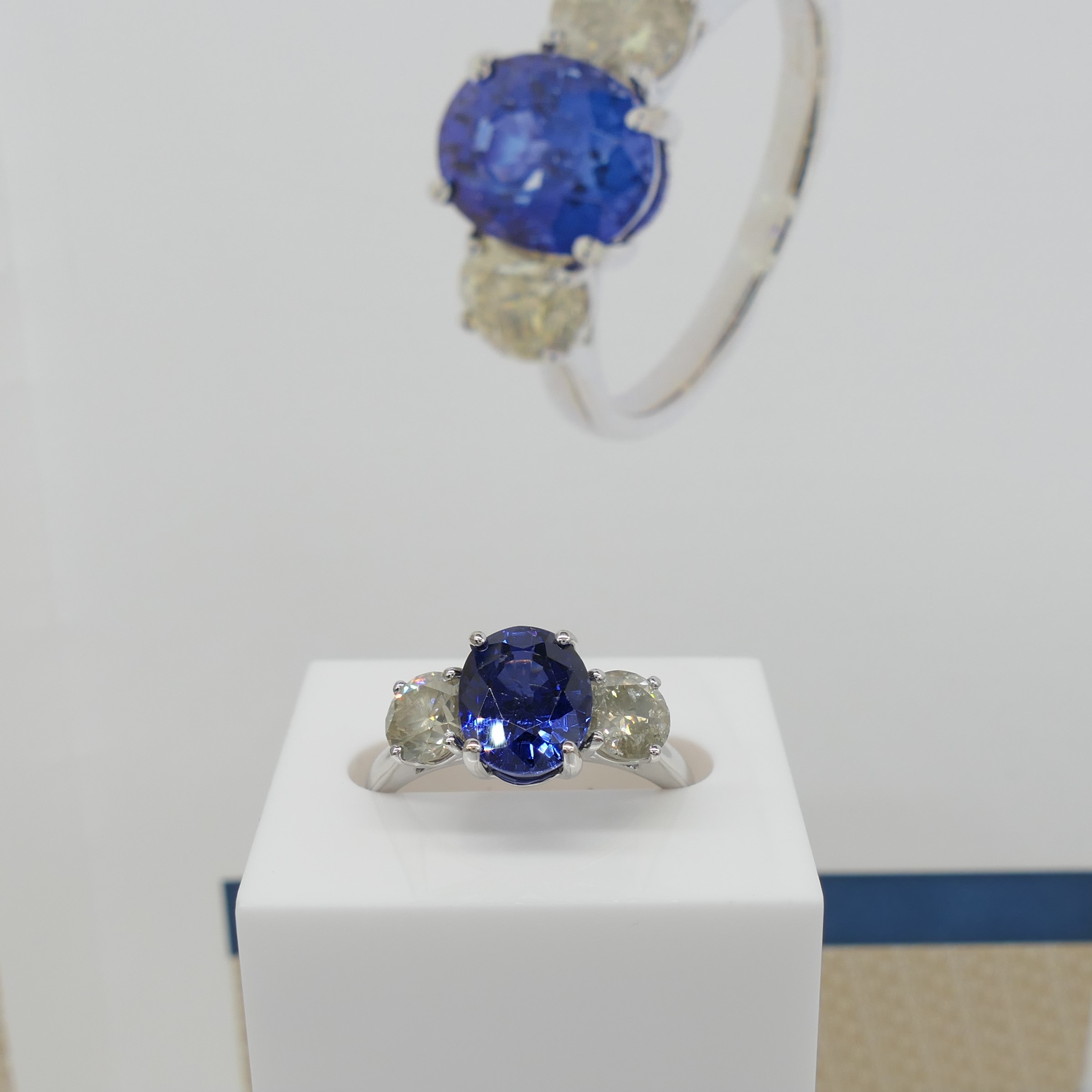 2.87 Carat Sapphire and 1.19 Carat Diamond Trilogy Ring In 18ct White Gold, With Certificate - Image 2 of 7