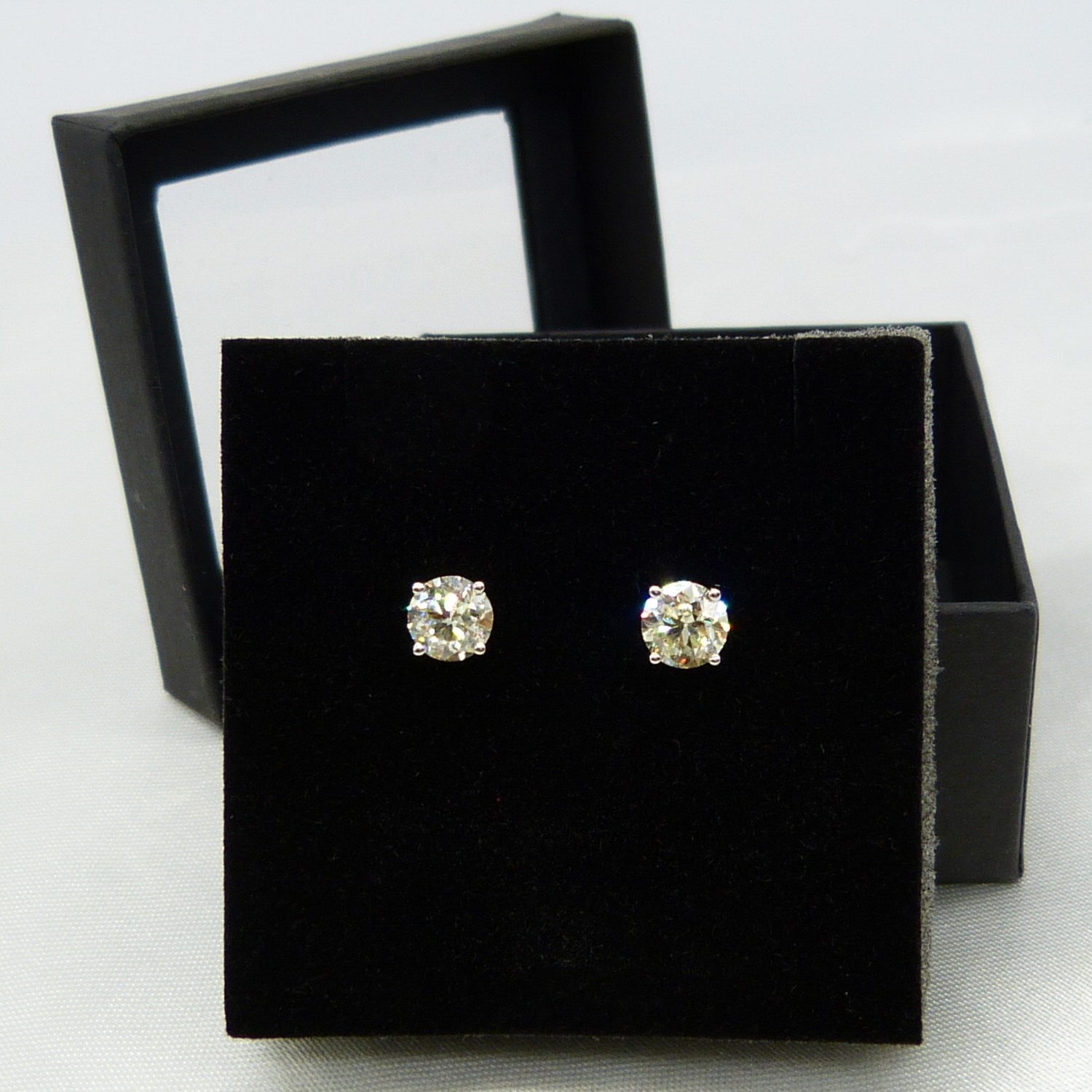 1.32 Carat Diamond Stud Earrings In 18ct White Gold, Certificated and Boxed - Image 8 of 8