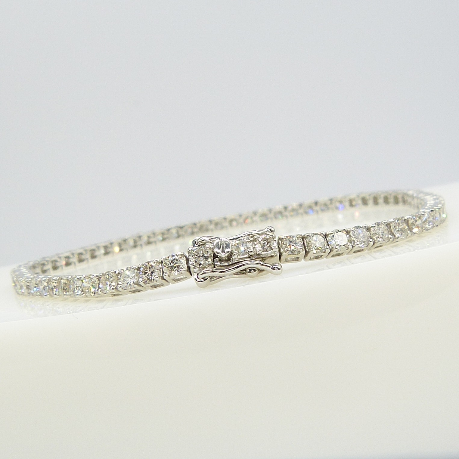 4.10 Carat Round Brilliant-cut Diamond Line Bracelet In 18ct White Gold, Boxed - Image 4 of 7