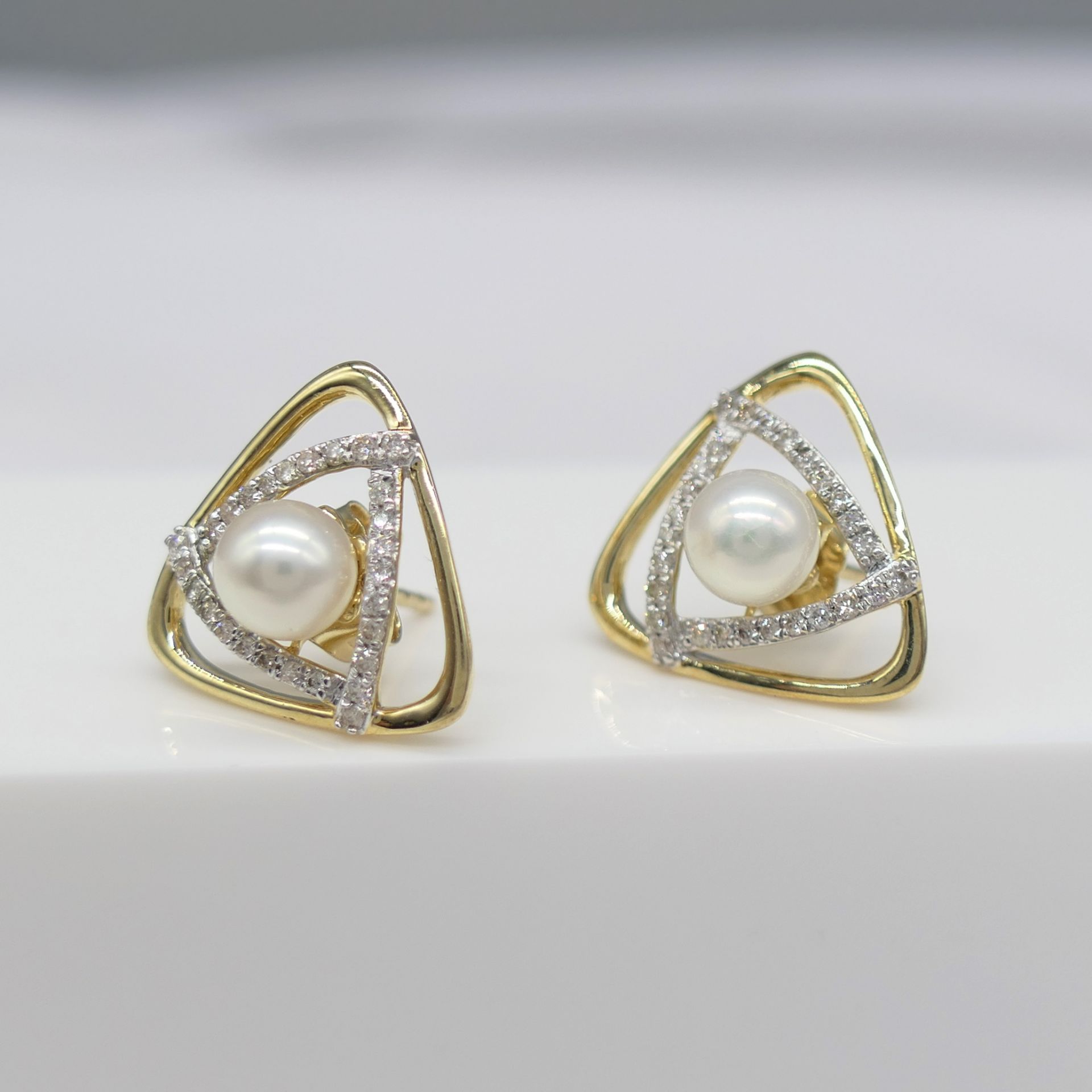 Pair of 9ct Yellow Gold Triangular Ear Studs Set With Cultured Pearls and Diamonds, Boxed - Image 4 of 5