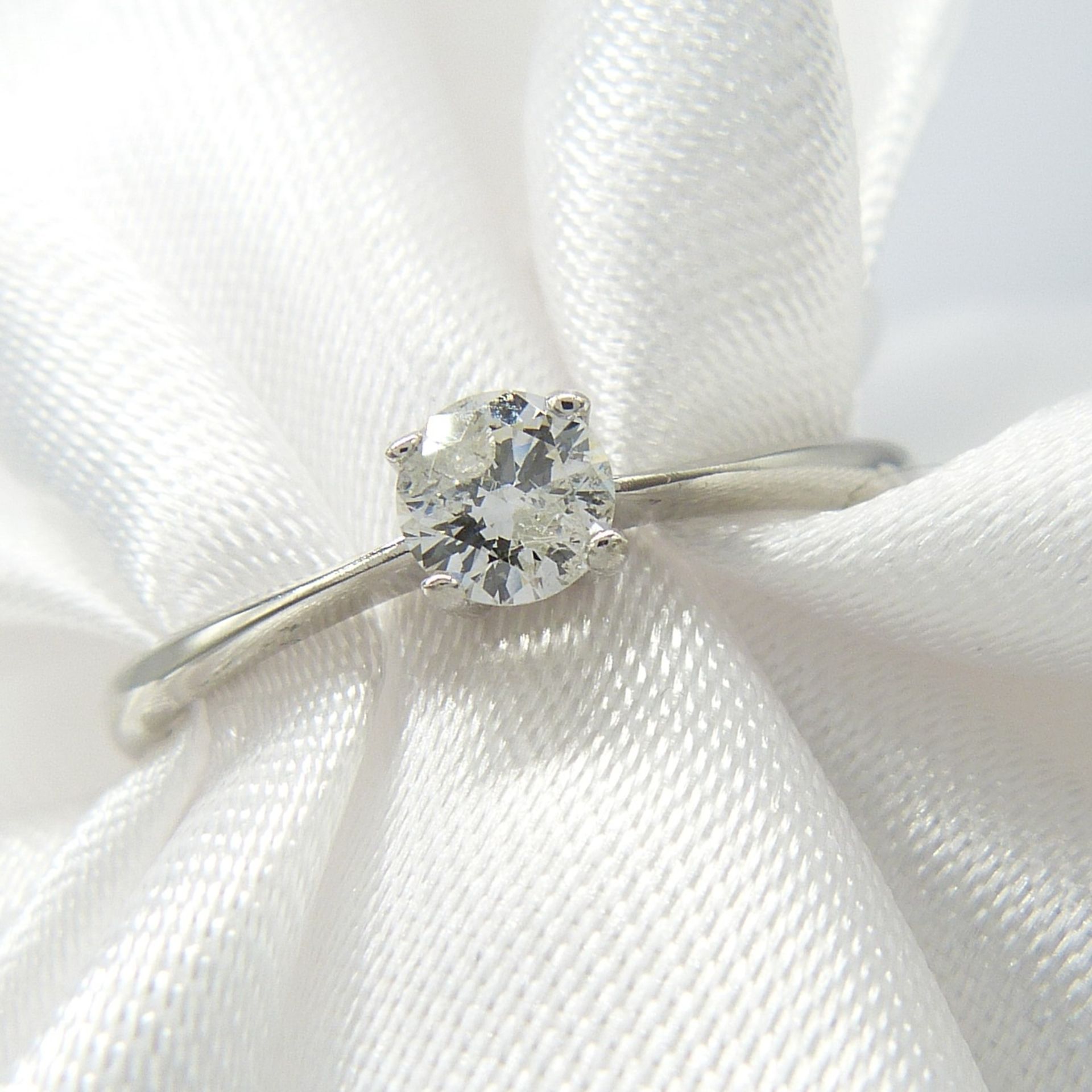 9ct White Gold 0.25 Carat Diamond Solitaire Ring, Boxed - Image 4 of 6