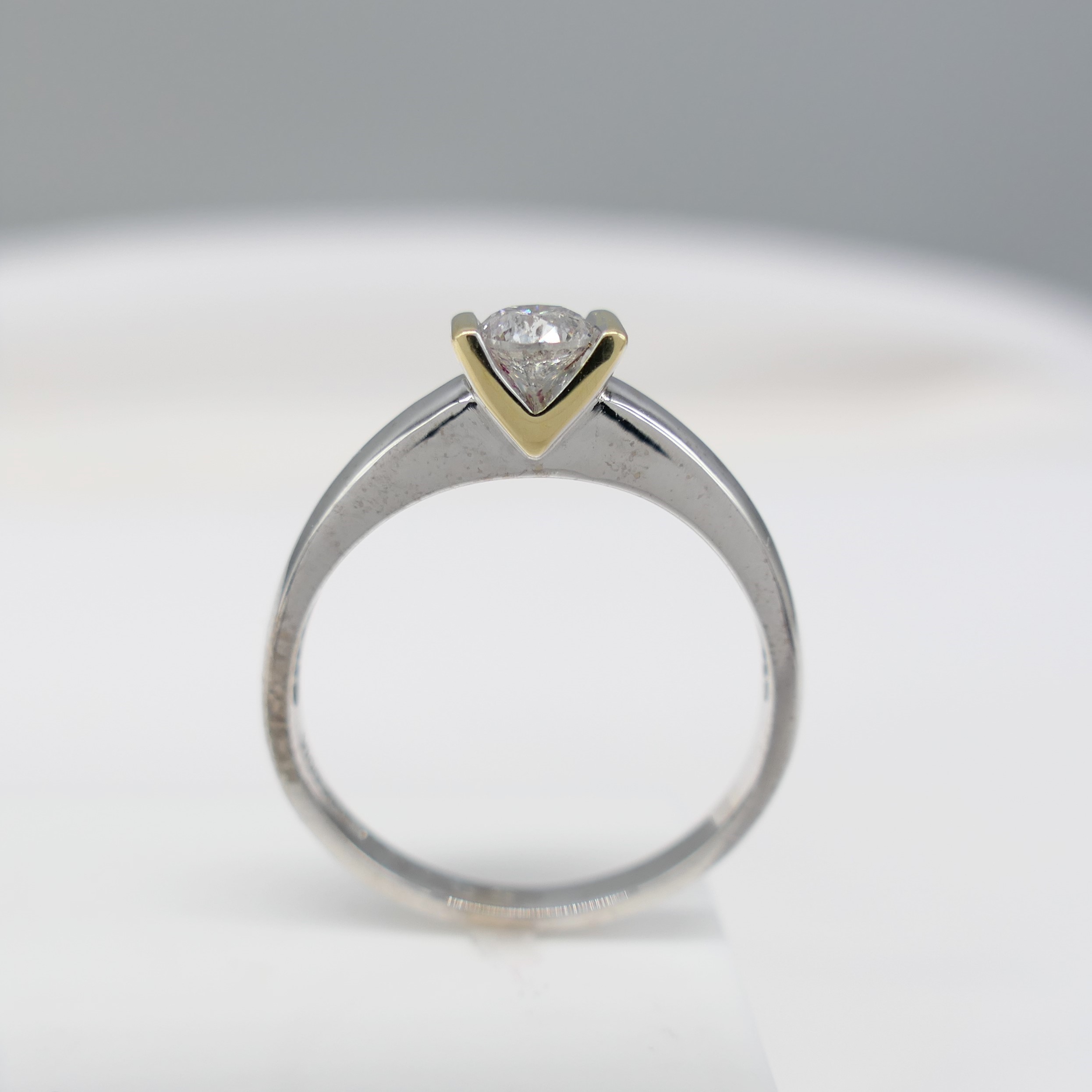 Contemporary 0.33 Carat Diamond Solitaire Ring In White and Yellow Gold, With Certificate - Image 6 of 6