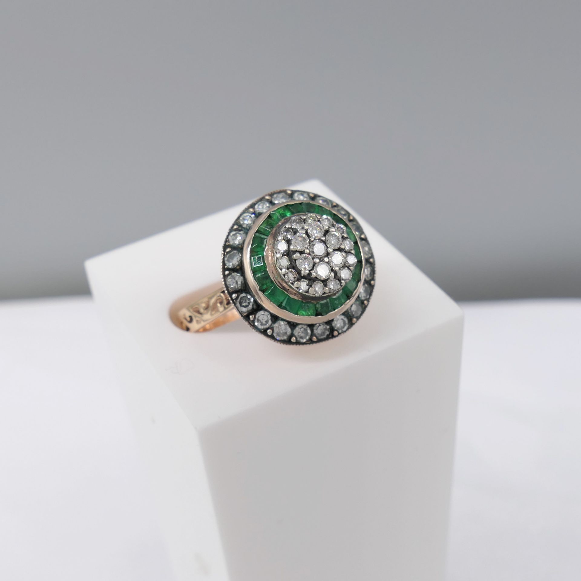 Vintage-style Target Ring Set With Diamonds and Emeralds In Rose Gold With Silver Top - Image 5 of 6