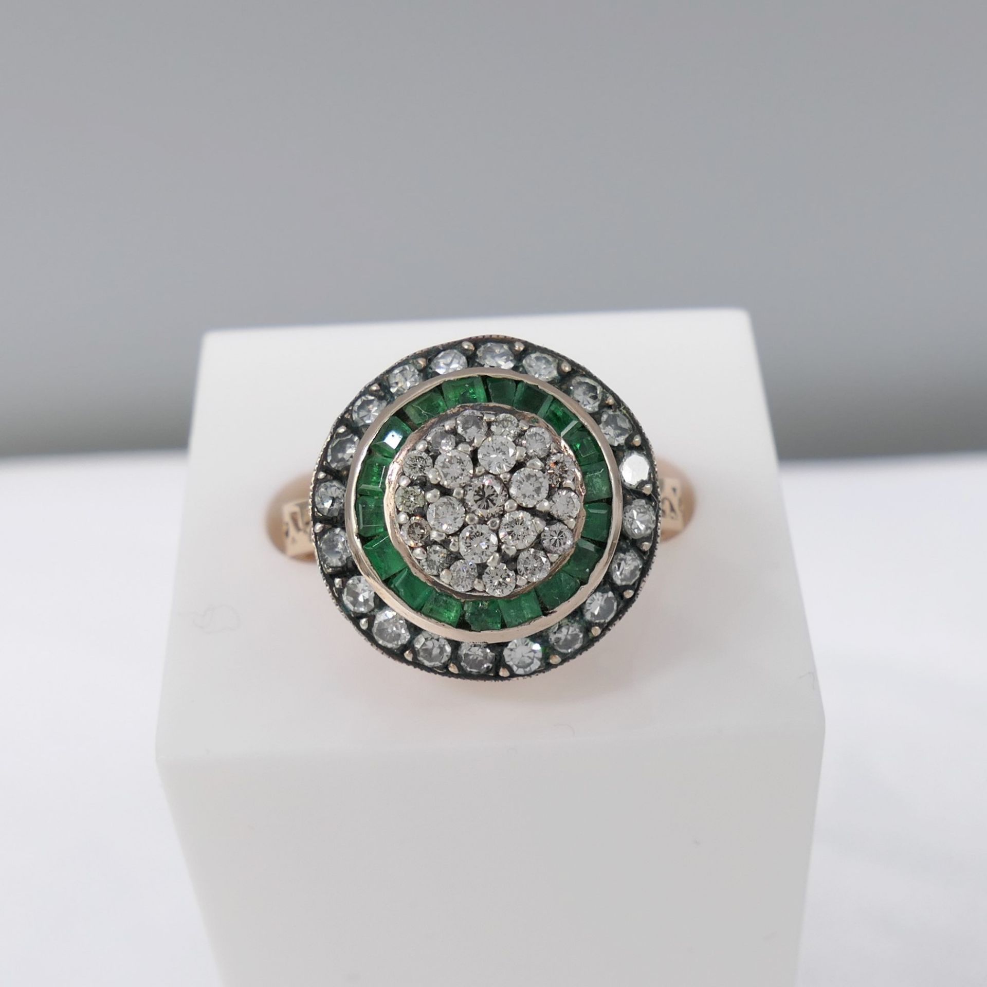 Vintage-style Target Ring Set With Diamonds and Emeralds In Rose Gold With Silver Top - Image 3 of 6