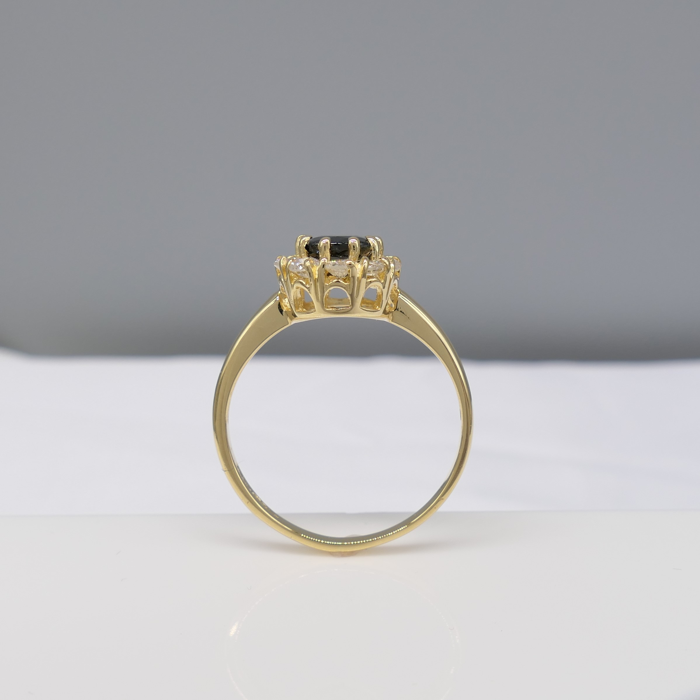 Oval-cut Sapphire and Round Brilliant-cut Diamond Cluster Ring In 18ct Yellow Gold - Image 3 of 6