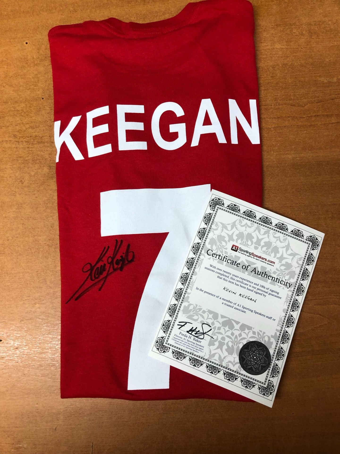 Kevin Keegan Signed T-shirt - Image 2 of 2