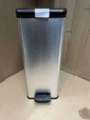 Stainless Steel Bin. RRP £30.00 - GRADE U