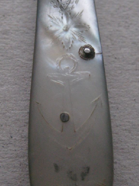 George III Mother of Pearl Hafted Twin Bladed Silver Bladed Folding Fruit Knife - Image 3 of 8