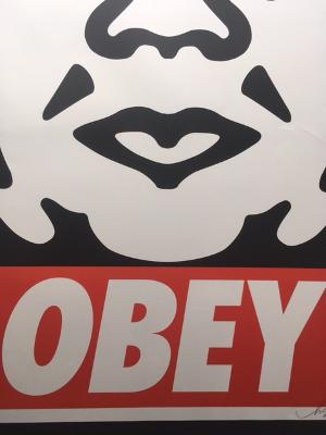 Shepard Fairey (b.1970) OBEY ‘Giant Face’ in colours, signed in pencil l.r. 96.5 x 63.5cm - Image 4 of 8