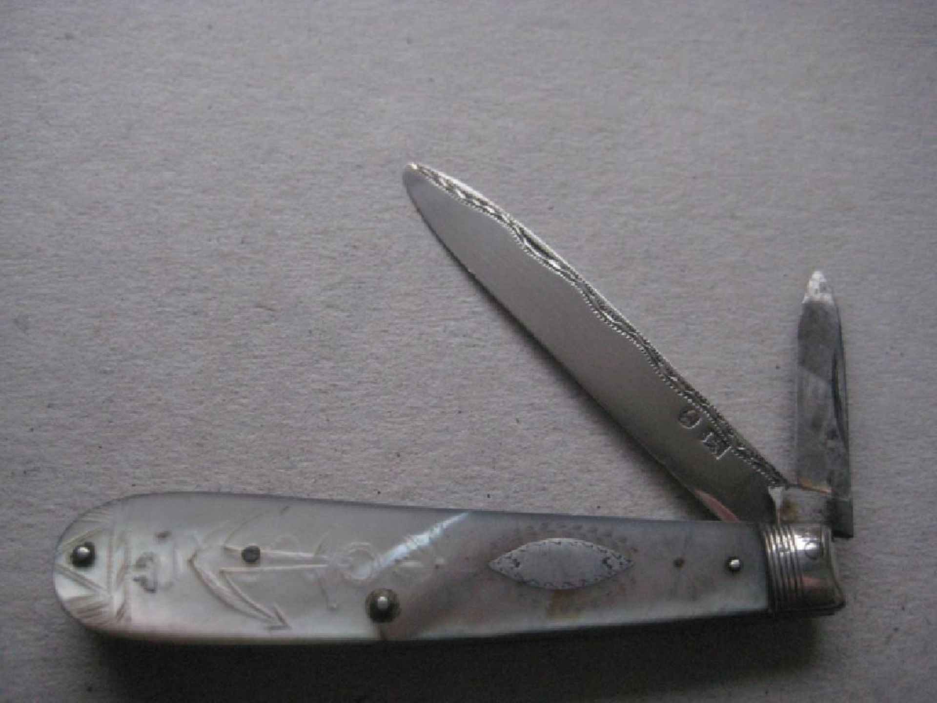 George III Mother of Pearl Hafted Twin Bladed Silver Bladed Folding Fruit Knife