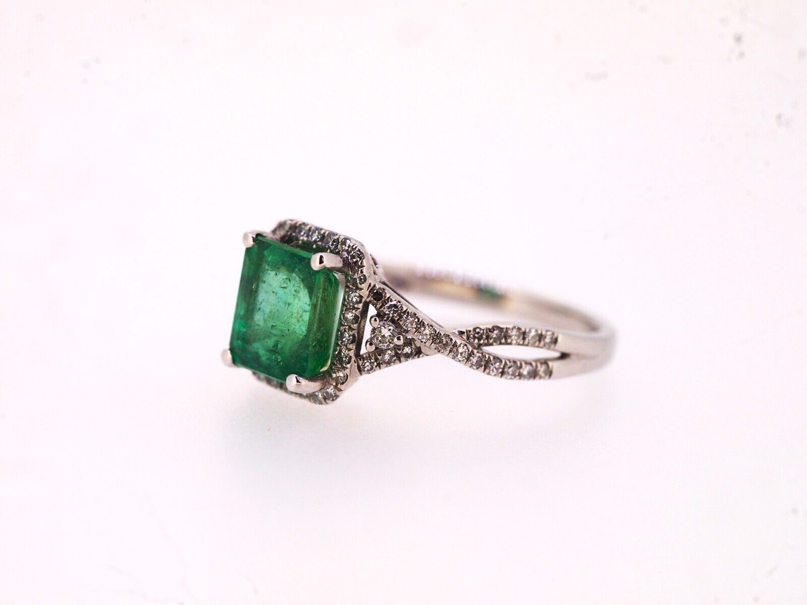 Certified 2.30 tctw Natural Emerald and Diamonds 18K White Gold Ring - Image 6 of 7