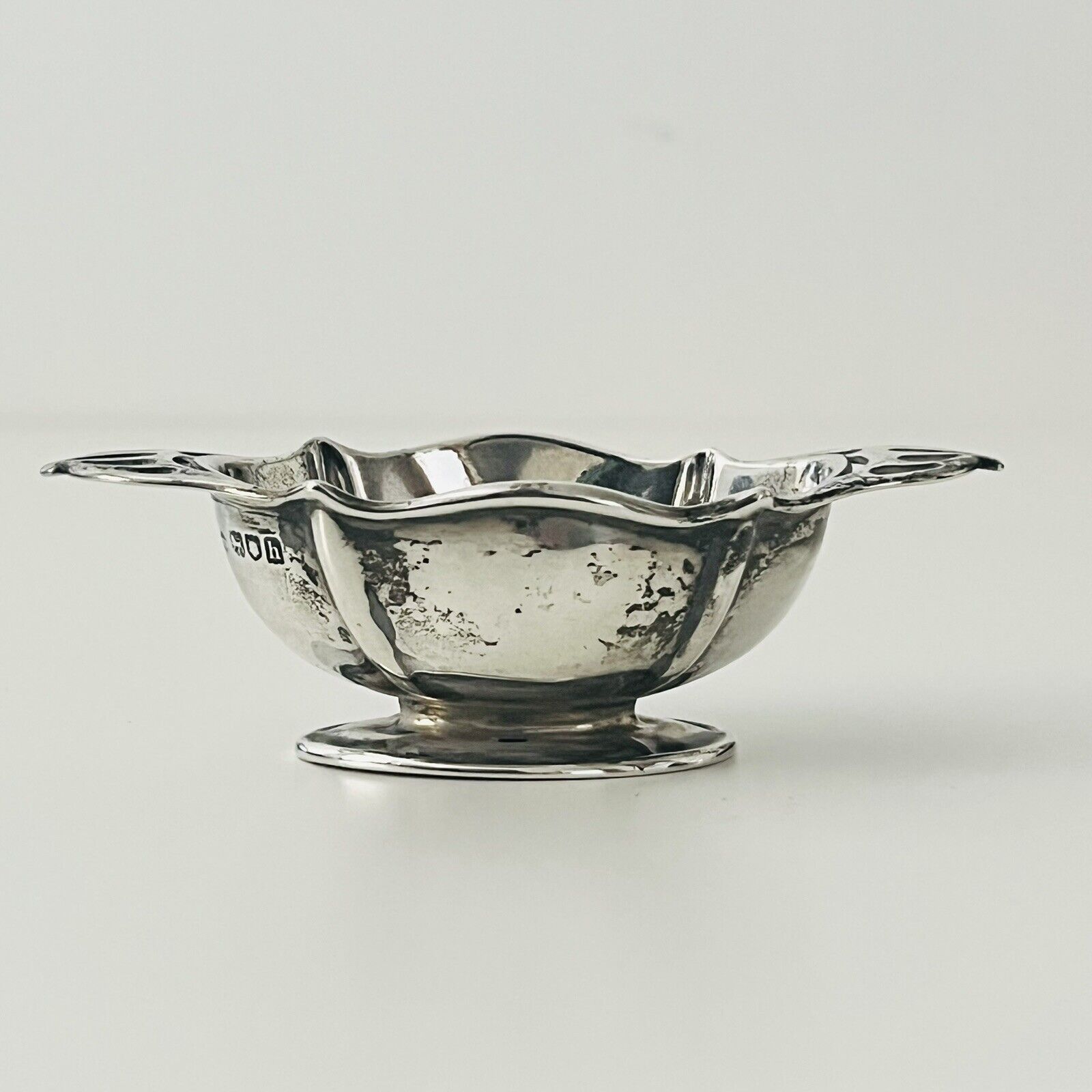 An Antique Edwardian Silver Drinking Cup Quaich, Hallmarked London 1903 - Image 4 of 8