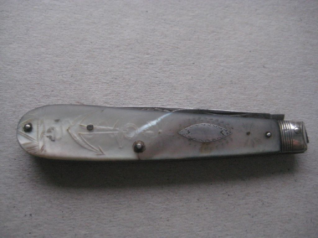 George III Mother of Pearl Hafted Twin Bladed Silver Bladed Folding Fruit Knife - Image 7 of 8