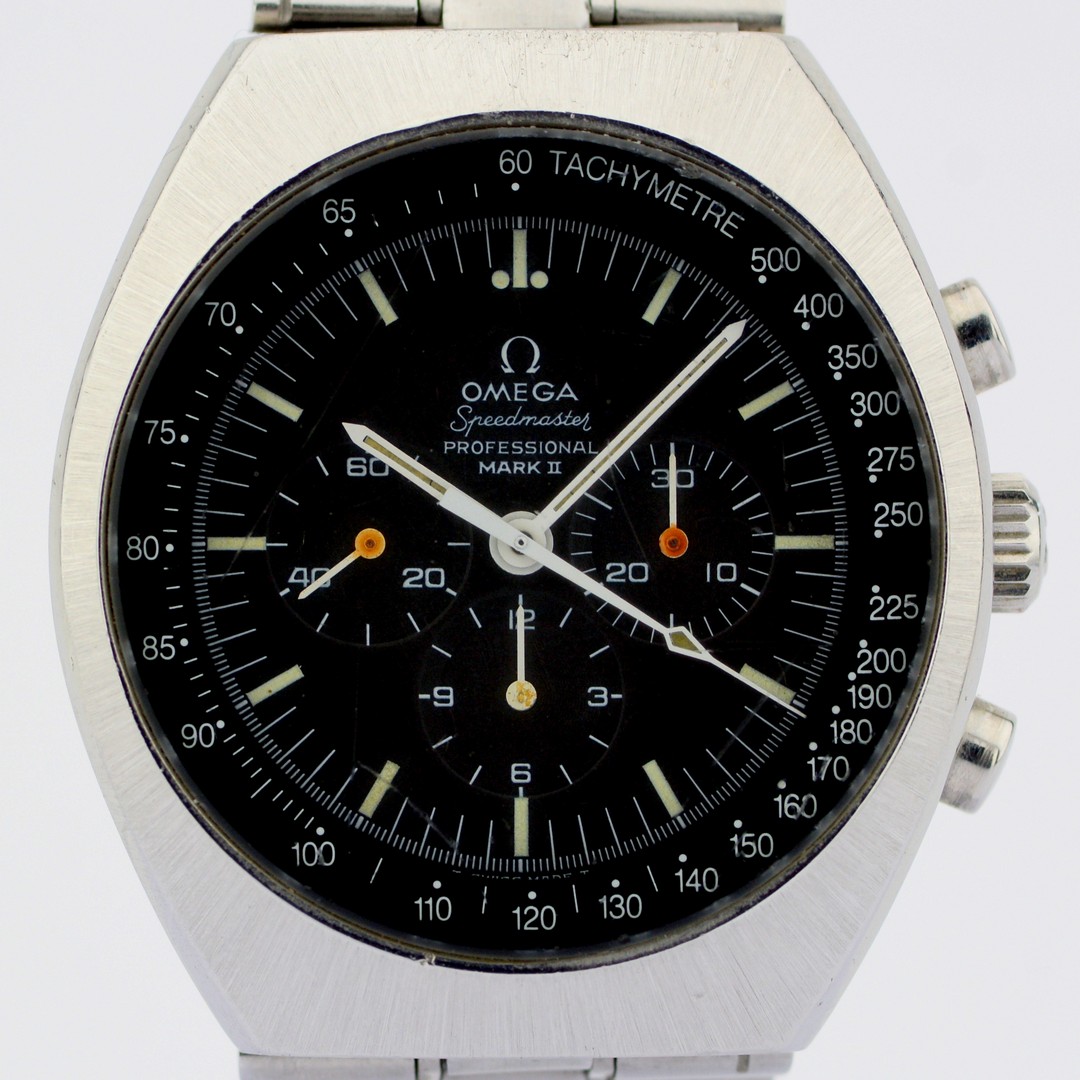 Omega / Speedmaster Mark II - Gentlemen's Steel Wristwatch
