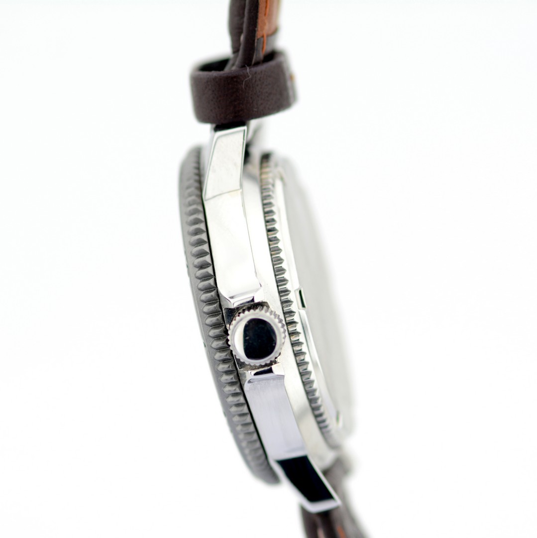 CAMEL TROPHY / Automatic Date - (Unworn) Gentlemen's Steel Wrist Watch - Image 7 of 8