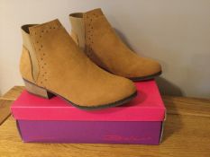 Dolcis “Wendy” Ankle Boots, Size 7, Tan - NEW RRP £45.00