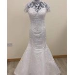 Eternity Bridal Fitted Wedding Dress Size 10 In Ivory. Lace