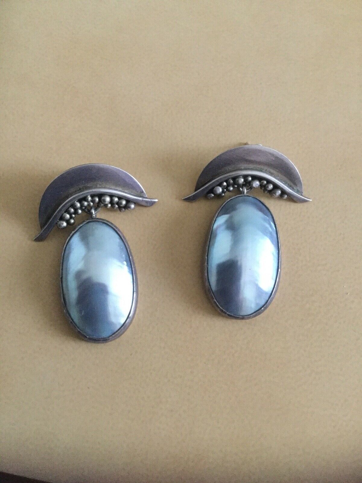 Liz Horn & Ron Zukor Pearl Bali Sterling Silver Earrings - Image 3 of 3