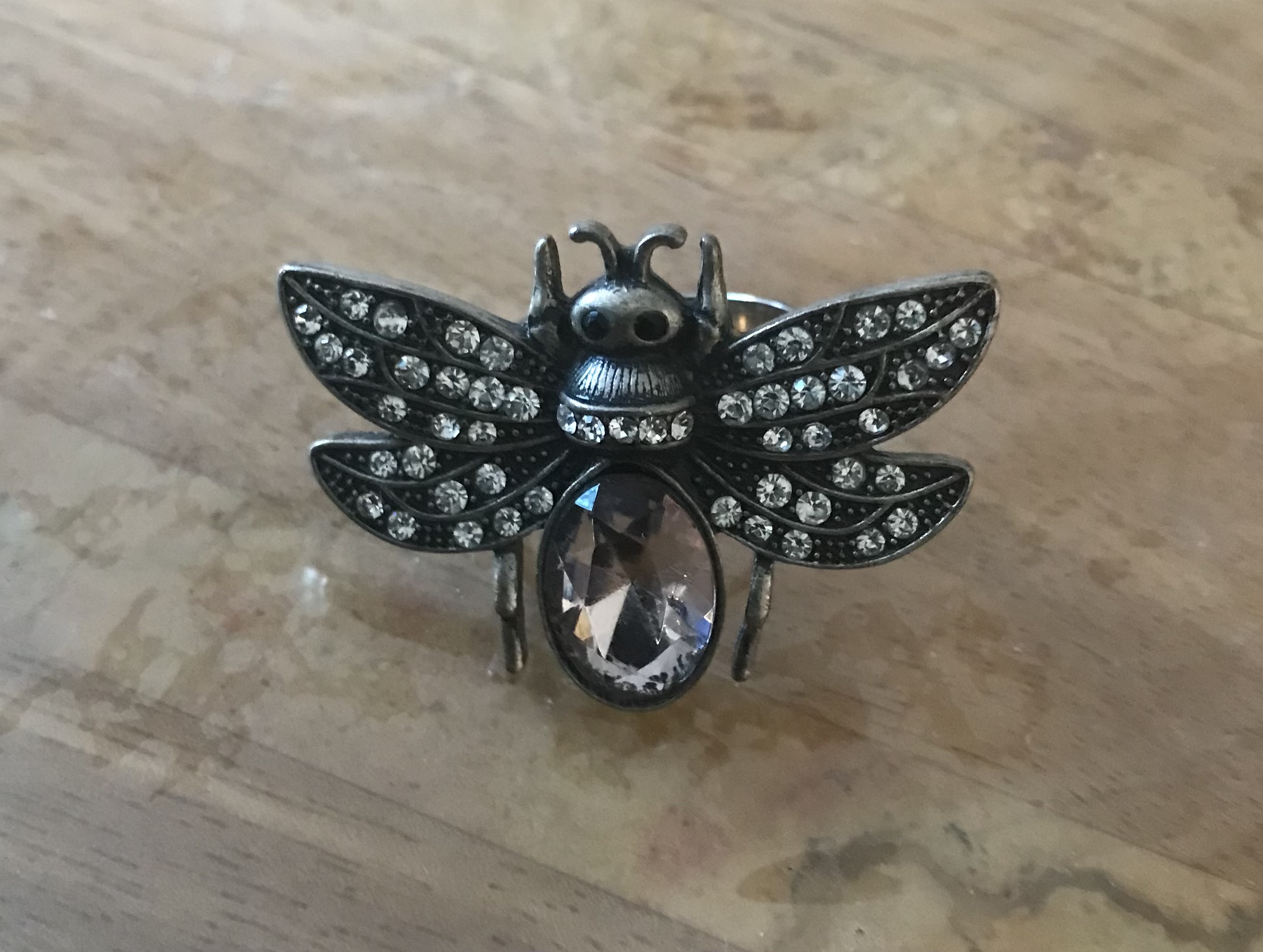 Vintage Ornate Bug Ring With Stone Embellishments - Image 4 of 4