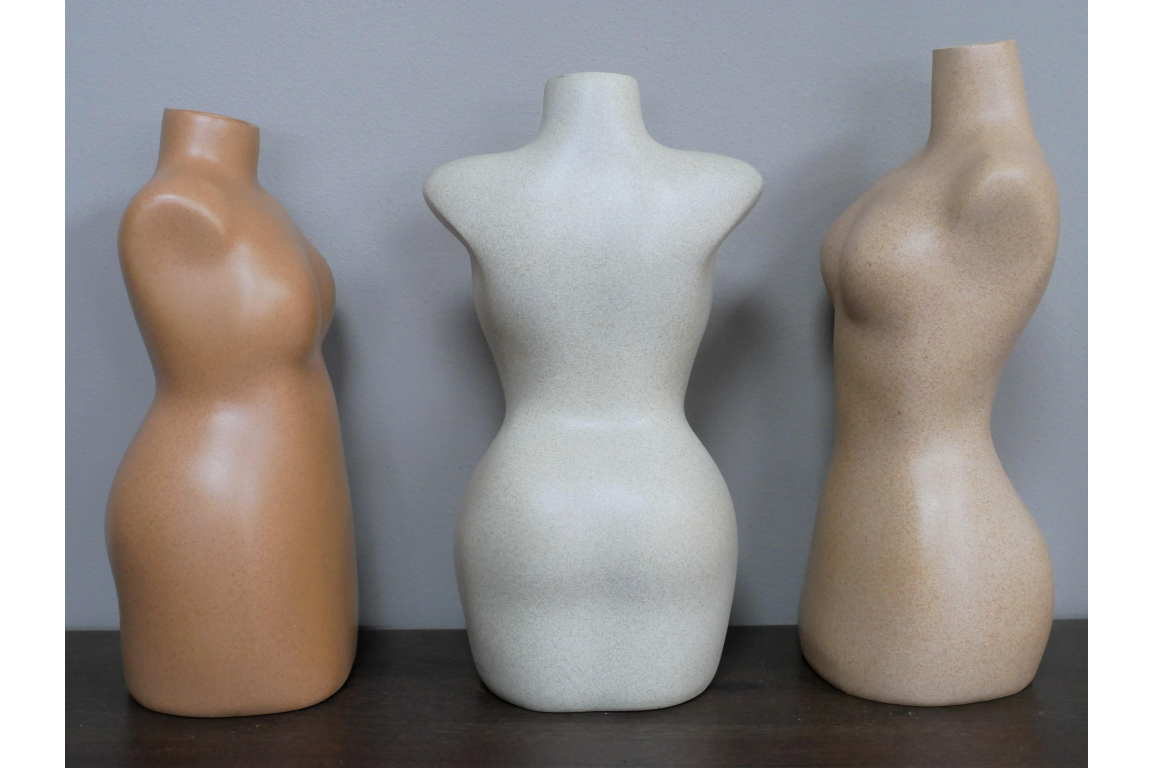 Set of 3 Body Positive Vases - Image 2 of 4