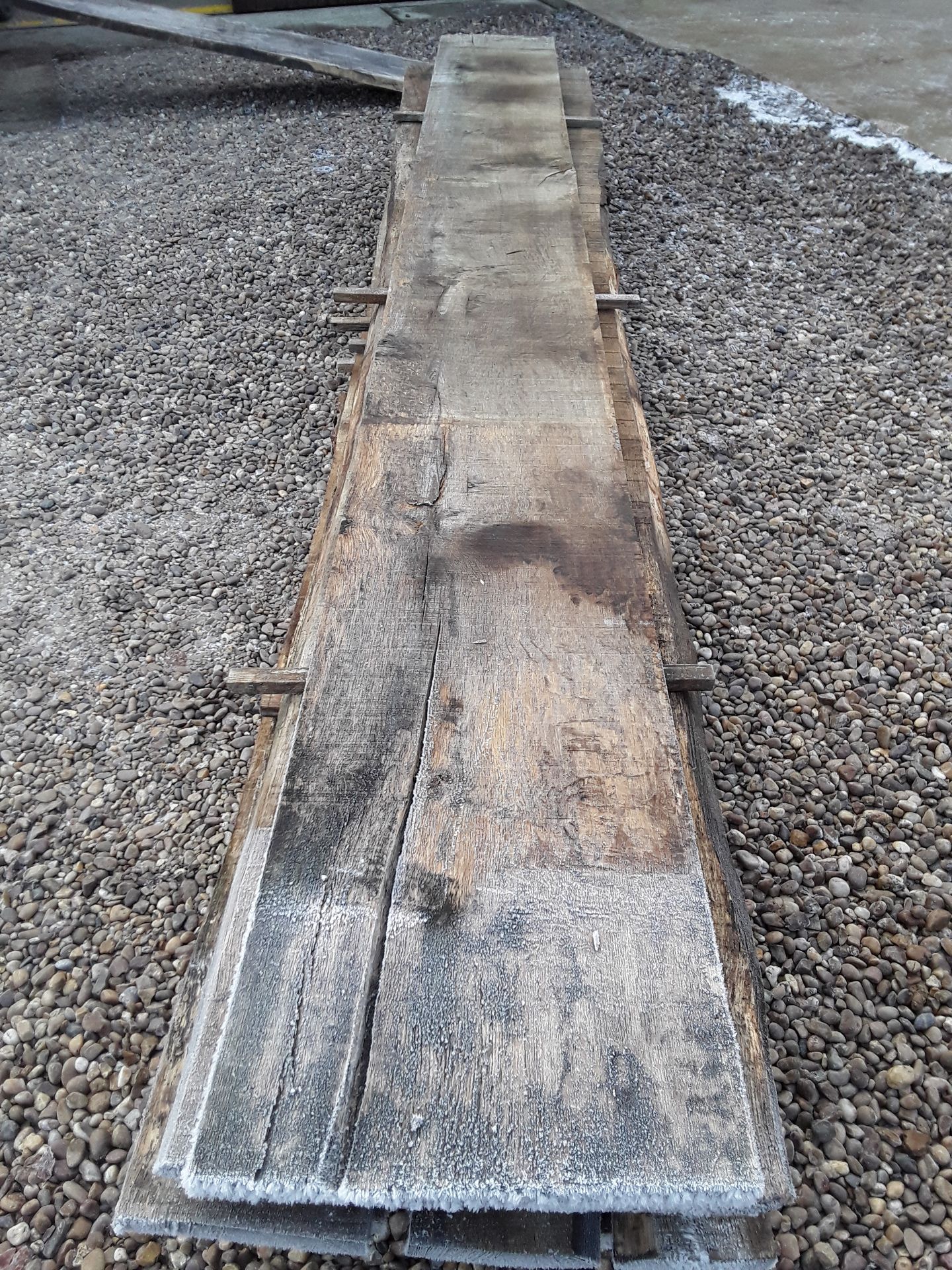 10 x Hardwood Timber Sawn Seasoned English Oak Waney Edge / Live Edge Boards/ Planks - Image 7 of 15