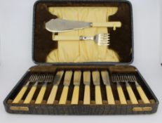 Vintage Trimils & Everwhite Cased Fish Flatware Set