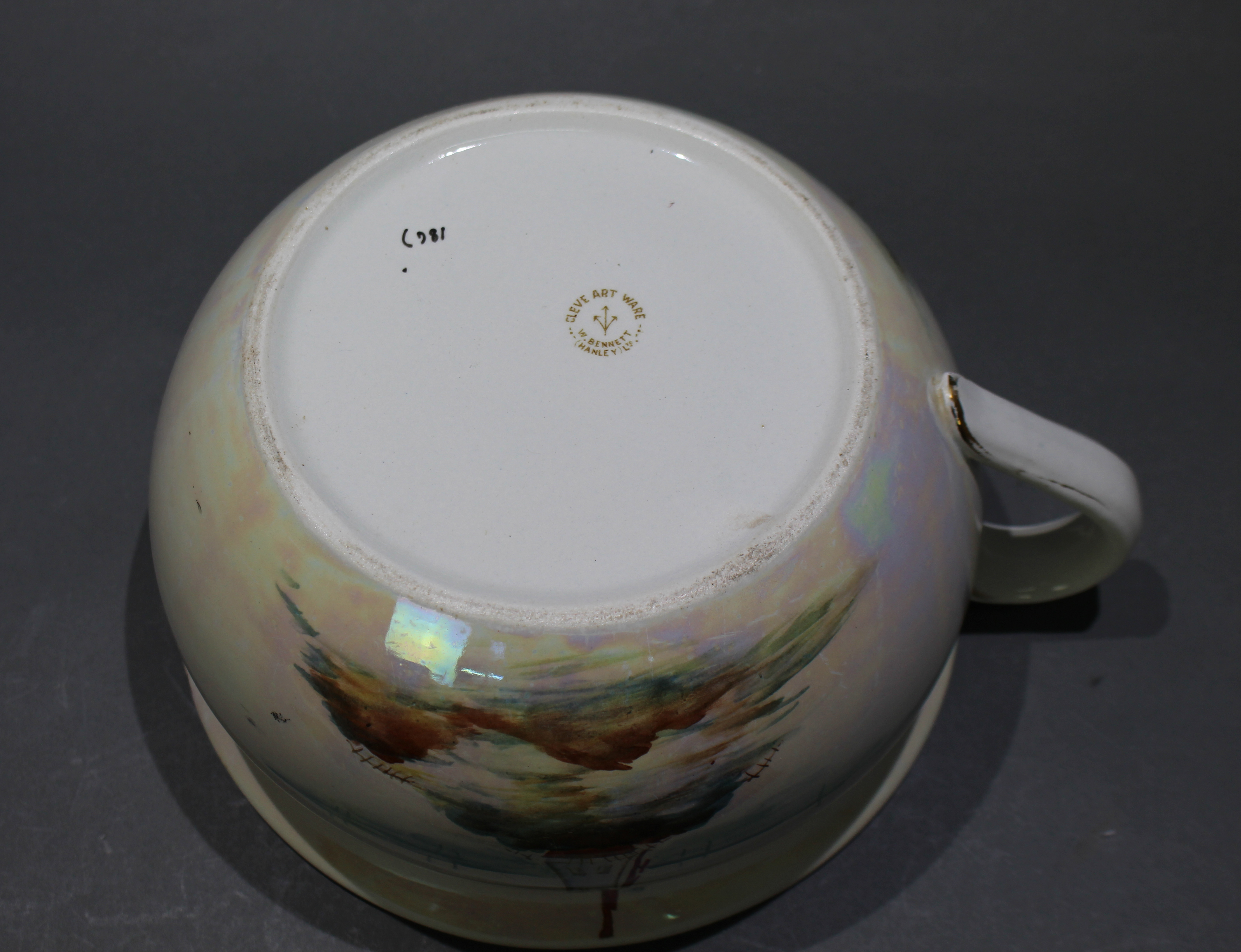 Cleve Art Ware W.Bennett (Hanley) Chamber Pot c.1920 - Image 2 of 2