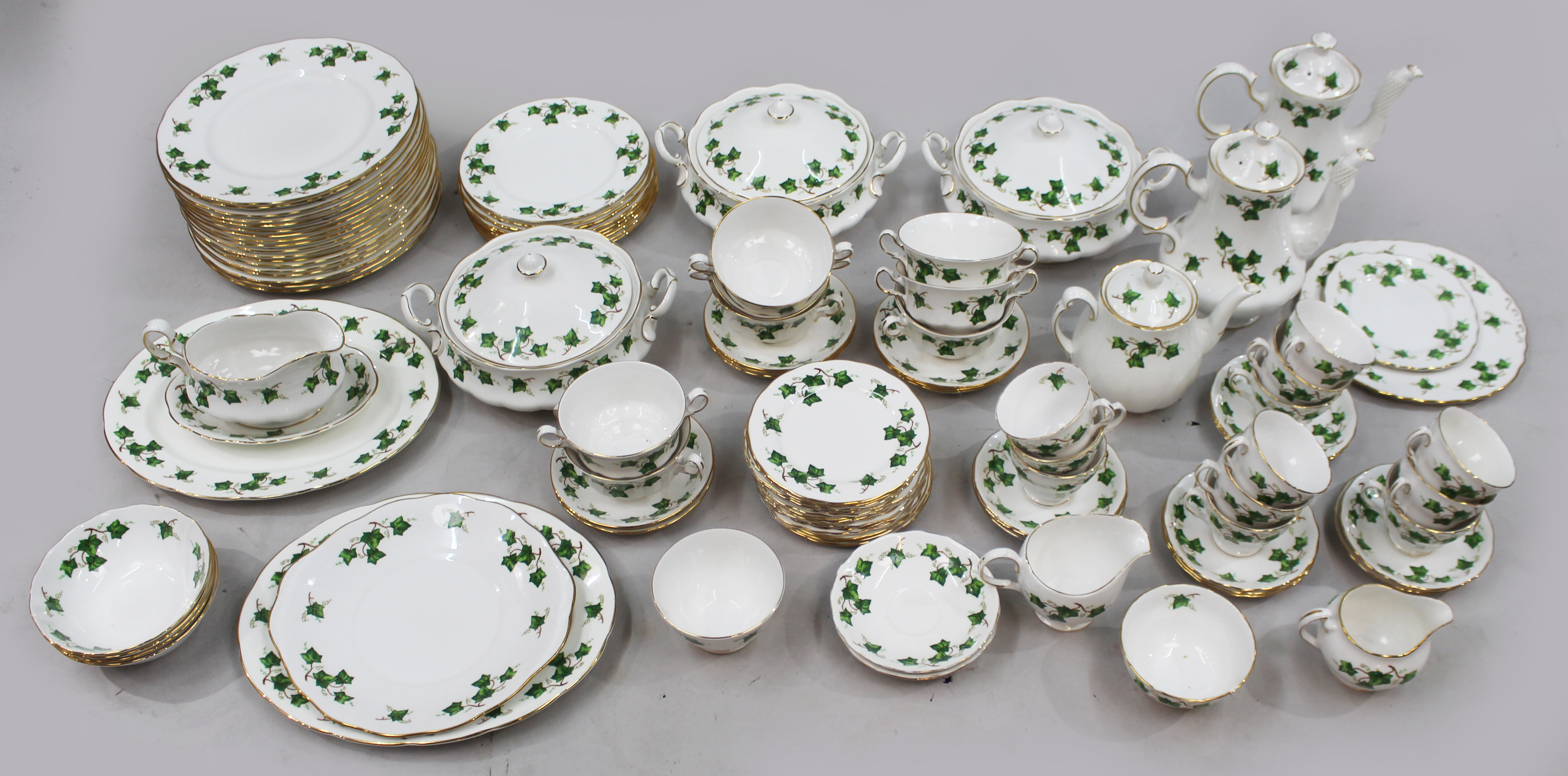 Large Colclough Ivy Pattern Dinner Tea Service