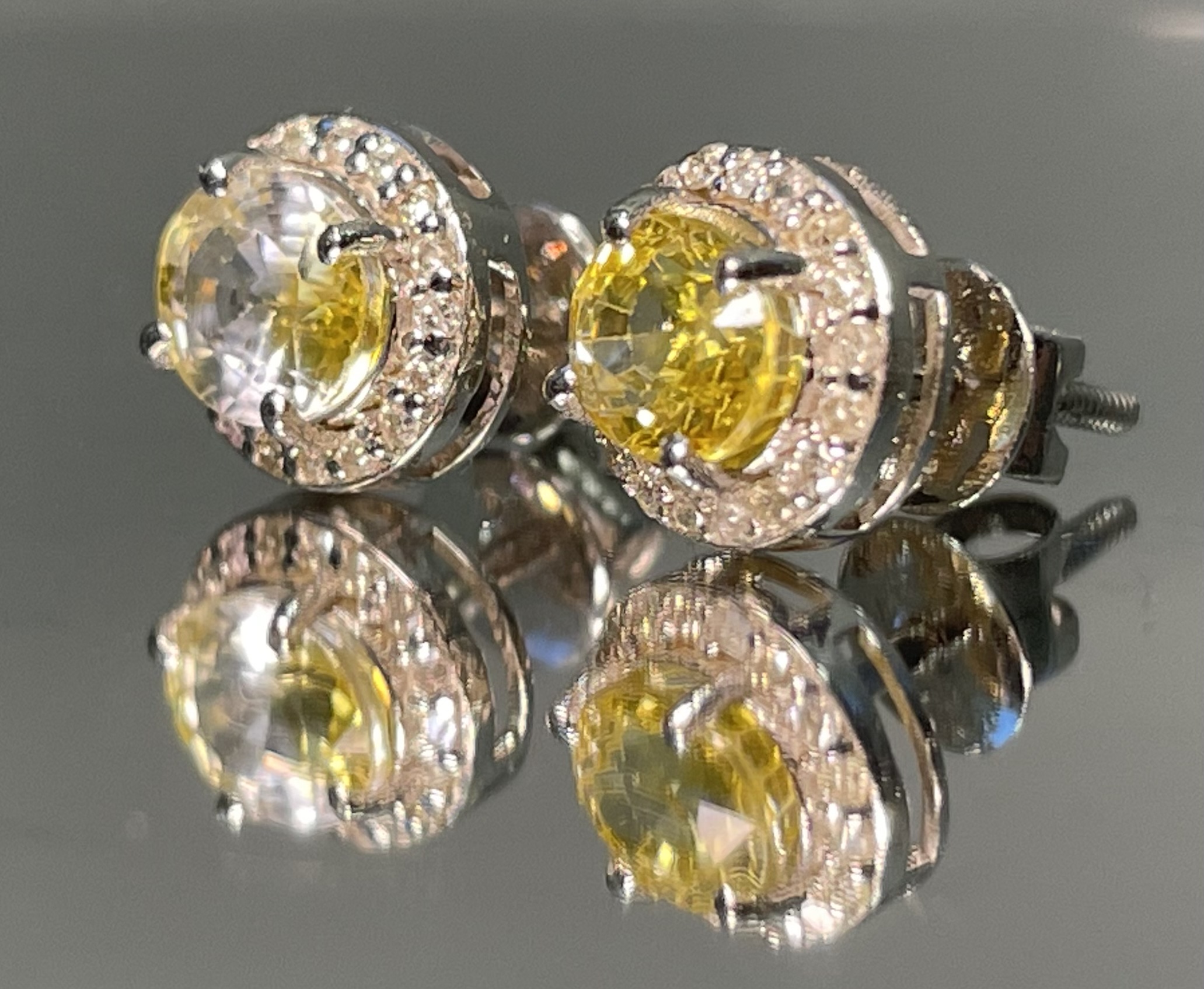 Beautiful Natural Unheated Yellow Sapphire Earrings With Diamonds and 18k Gold - Image 4 of 10