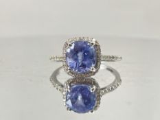 Beautiful 3.05 CT Natural Ceylon Cornflour Blue Sapphire Diamonds & 18k Gold