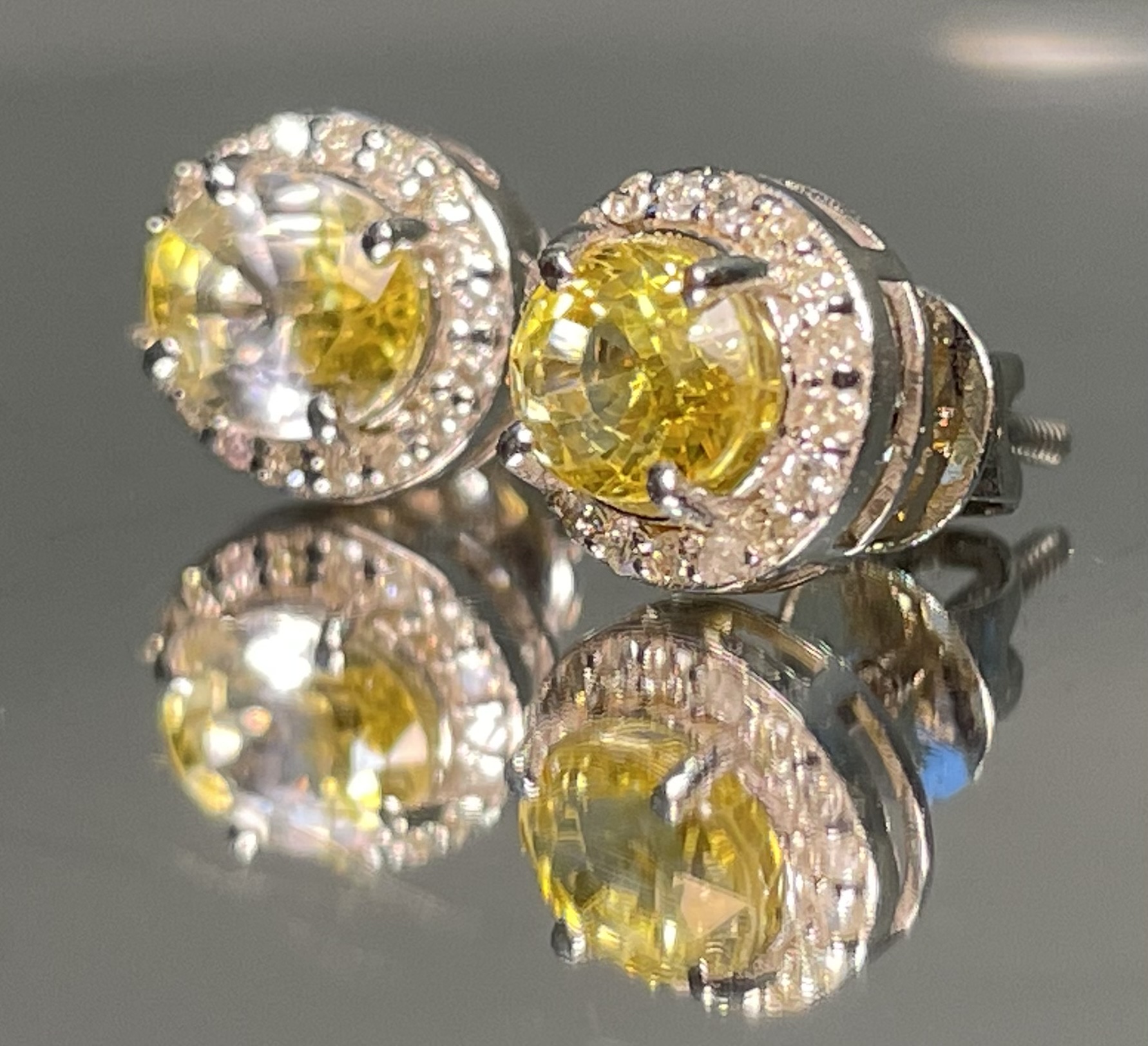 Beautiful Natural Unheated Yellow Sapphire Earrings With Diamonds and 18k Gold - Image 7 of 10