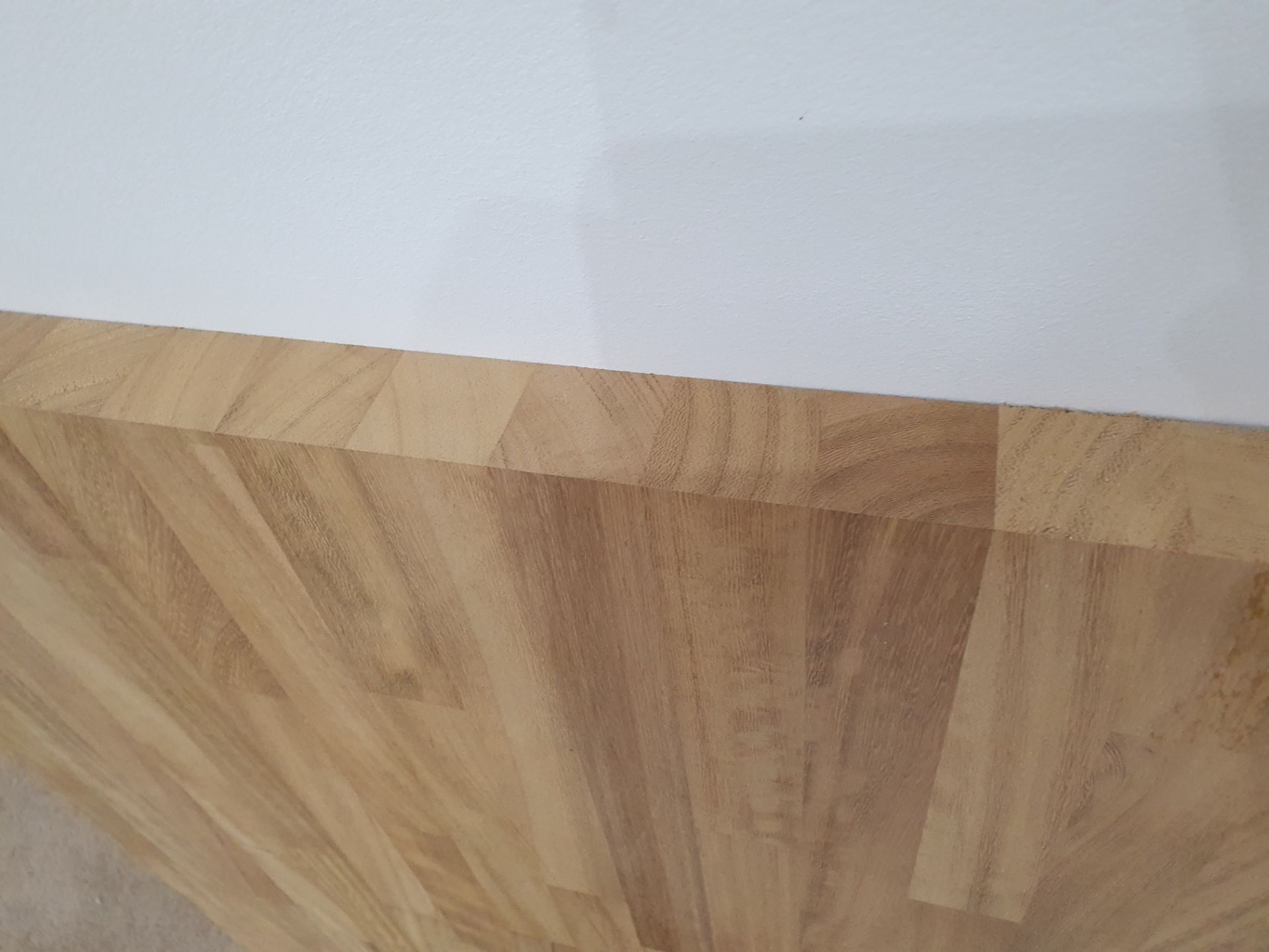 Wrens Treated Solid Oak Kitchen Worktop / Shelves/ Chopping Boards RRP £160, 740mm x 600mm x 40... - Image 3 of 6