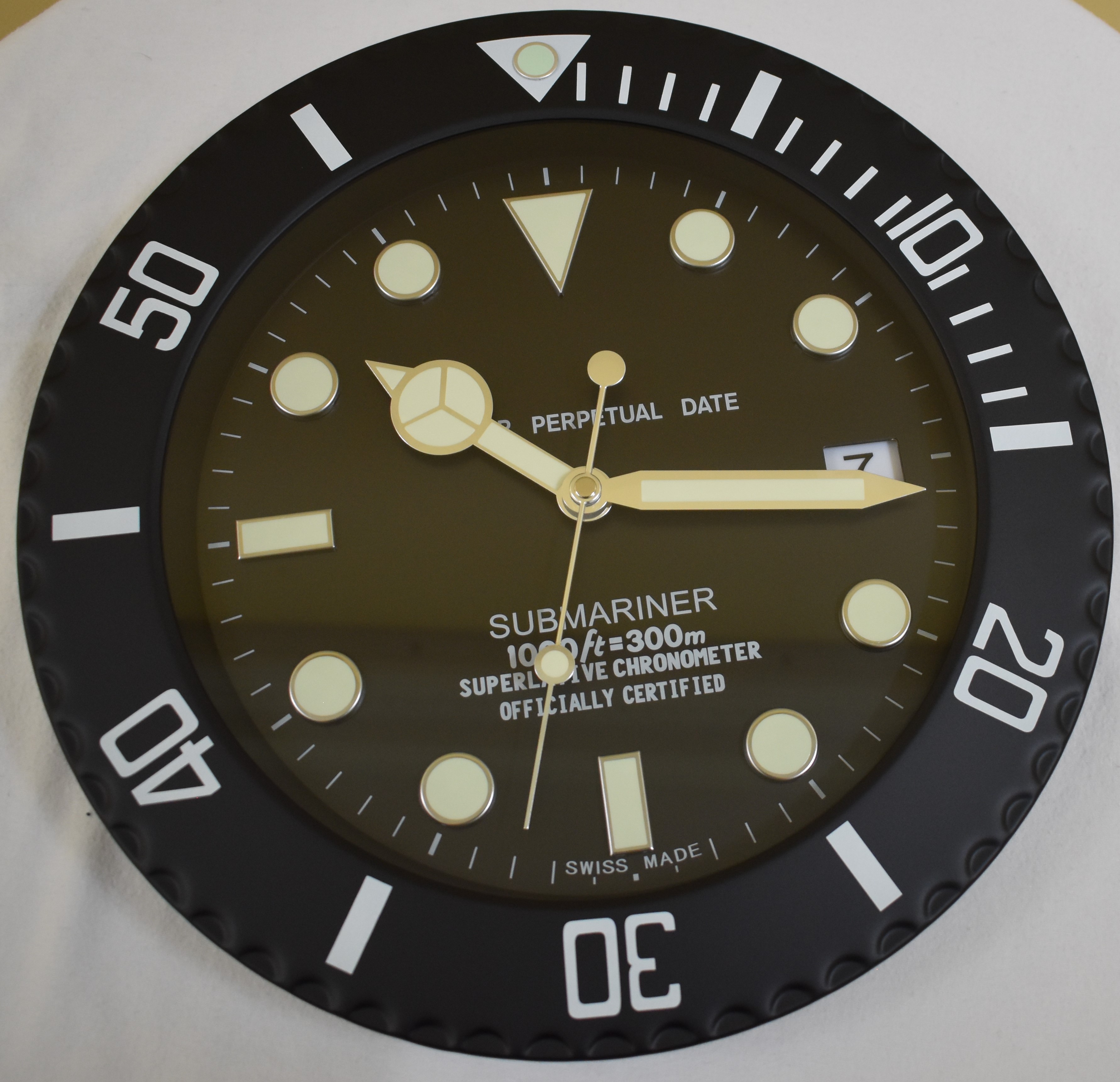 34 cm Black body Black Dial clock - Image 2 of 2