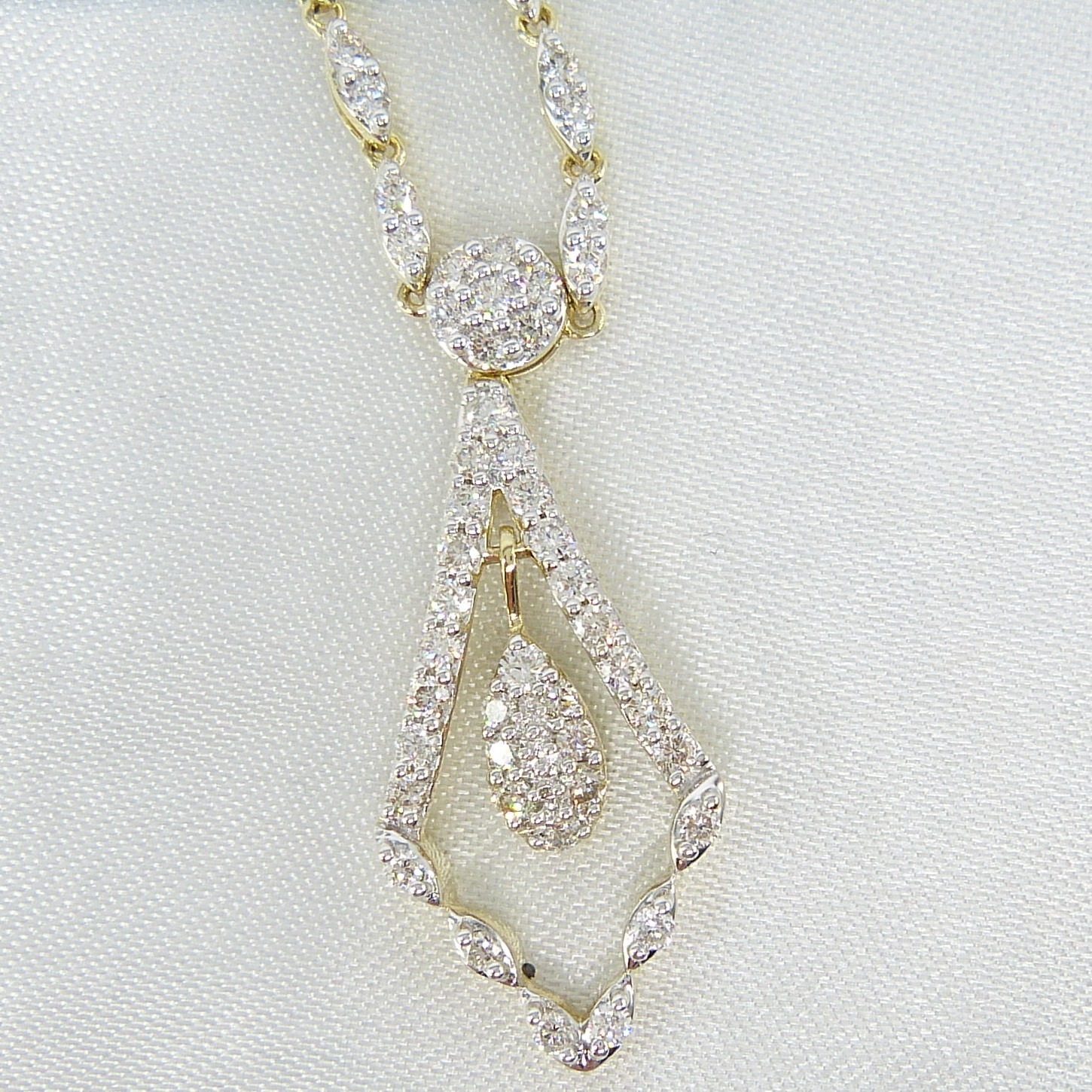Exquisite Continental-Style Ornate 1.80 Carat Diamond-Set Necklace In 9ct Yellow Gold - Image 5 of 6