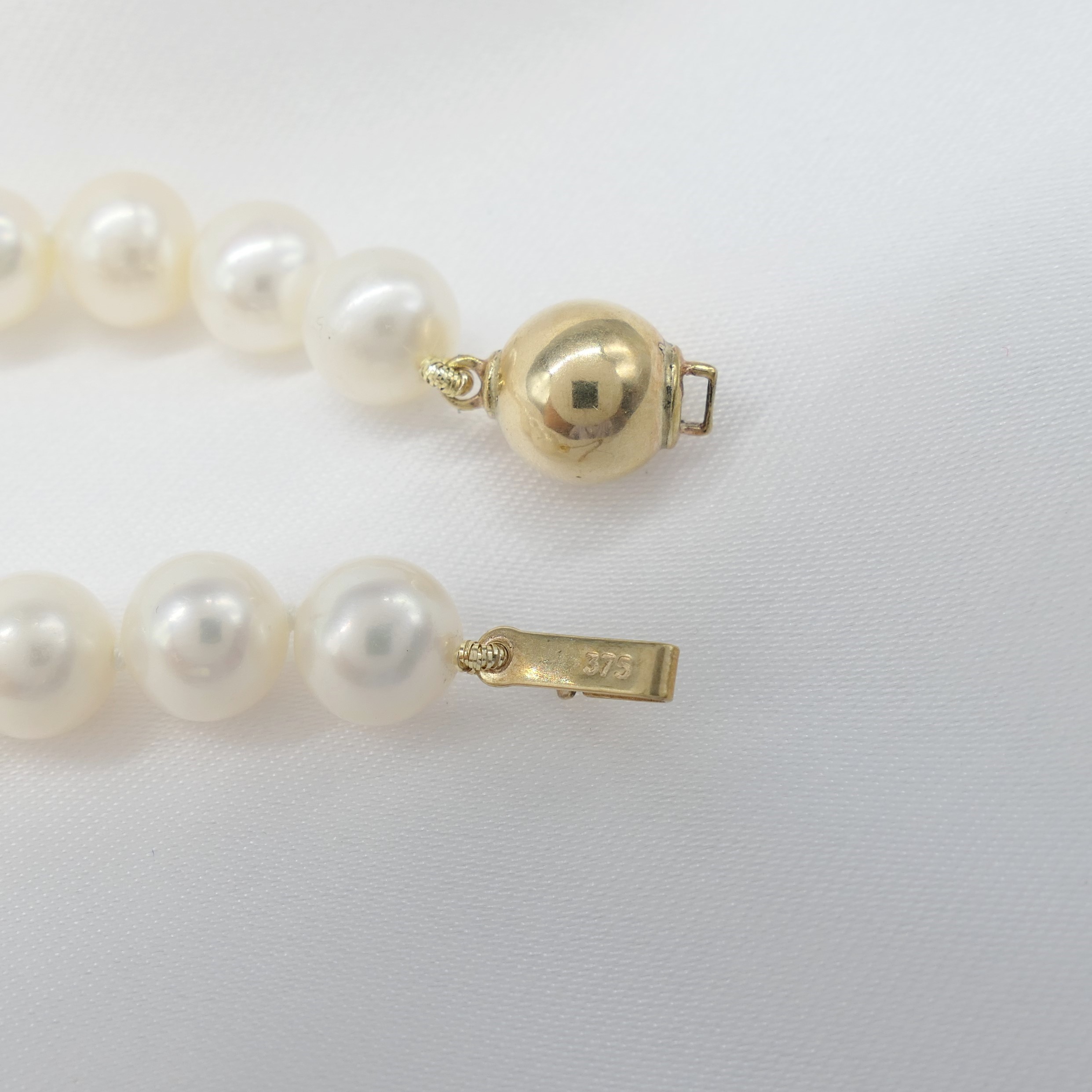 White Cultured Pearl Strung Bracelet With Yellow Gold Ball Clasp - Image 6 of 6