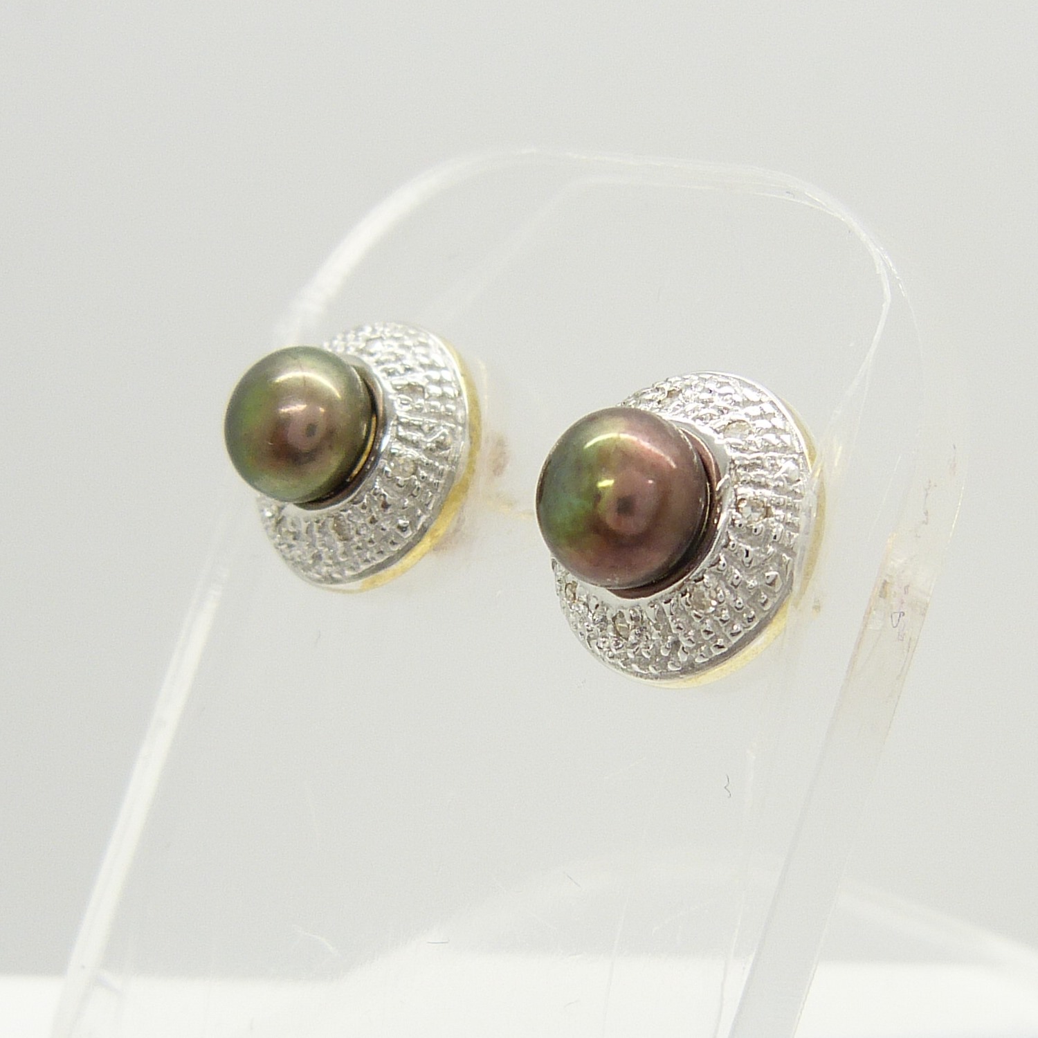 Acorn Style Black Pearl, Diamond and Yellow Gold Ear Studs With Gift Box - Image 4 of 7