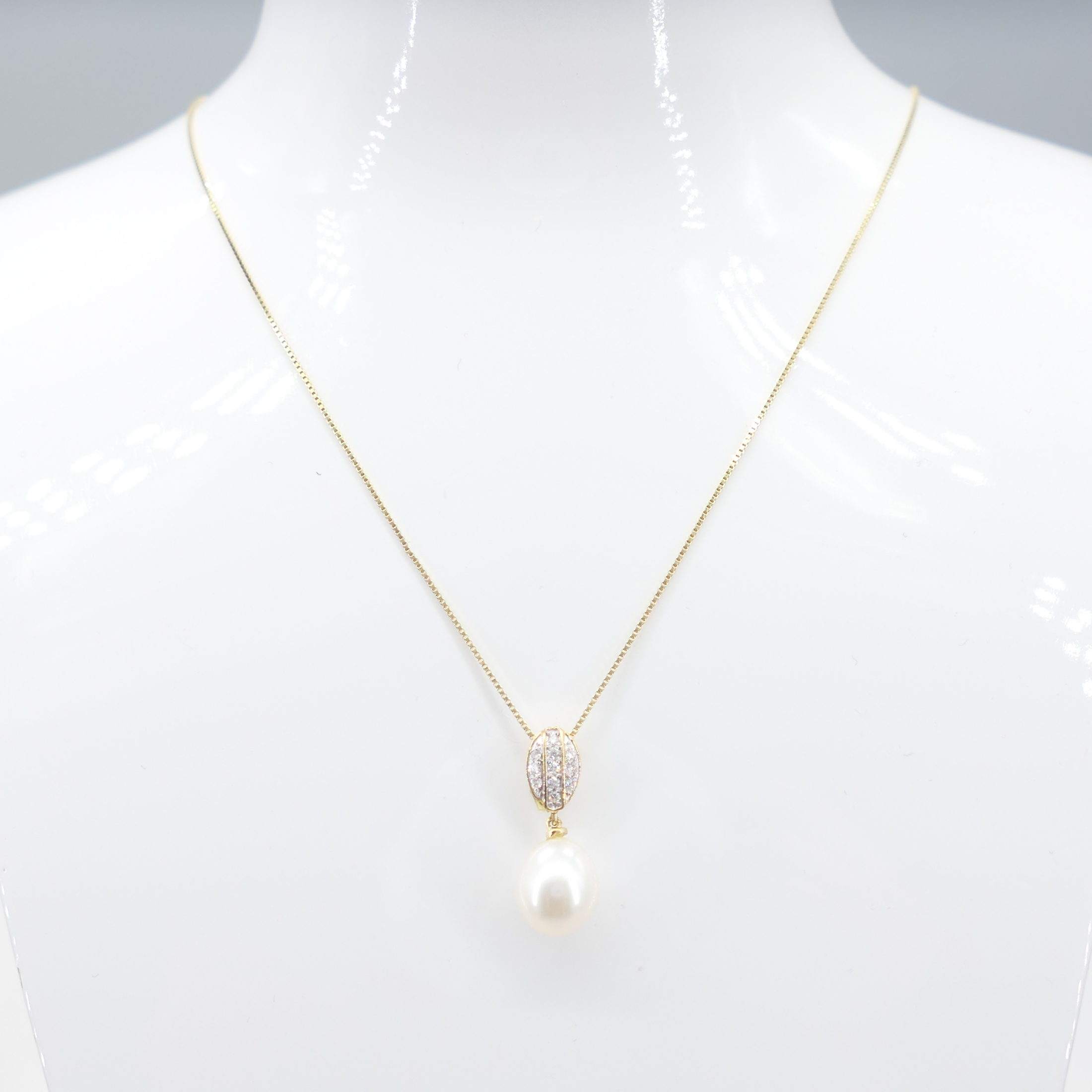 Cultured Pearl and Diamond Dress Necklace In Yellow Gold, Boxed - Image 4 of 6