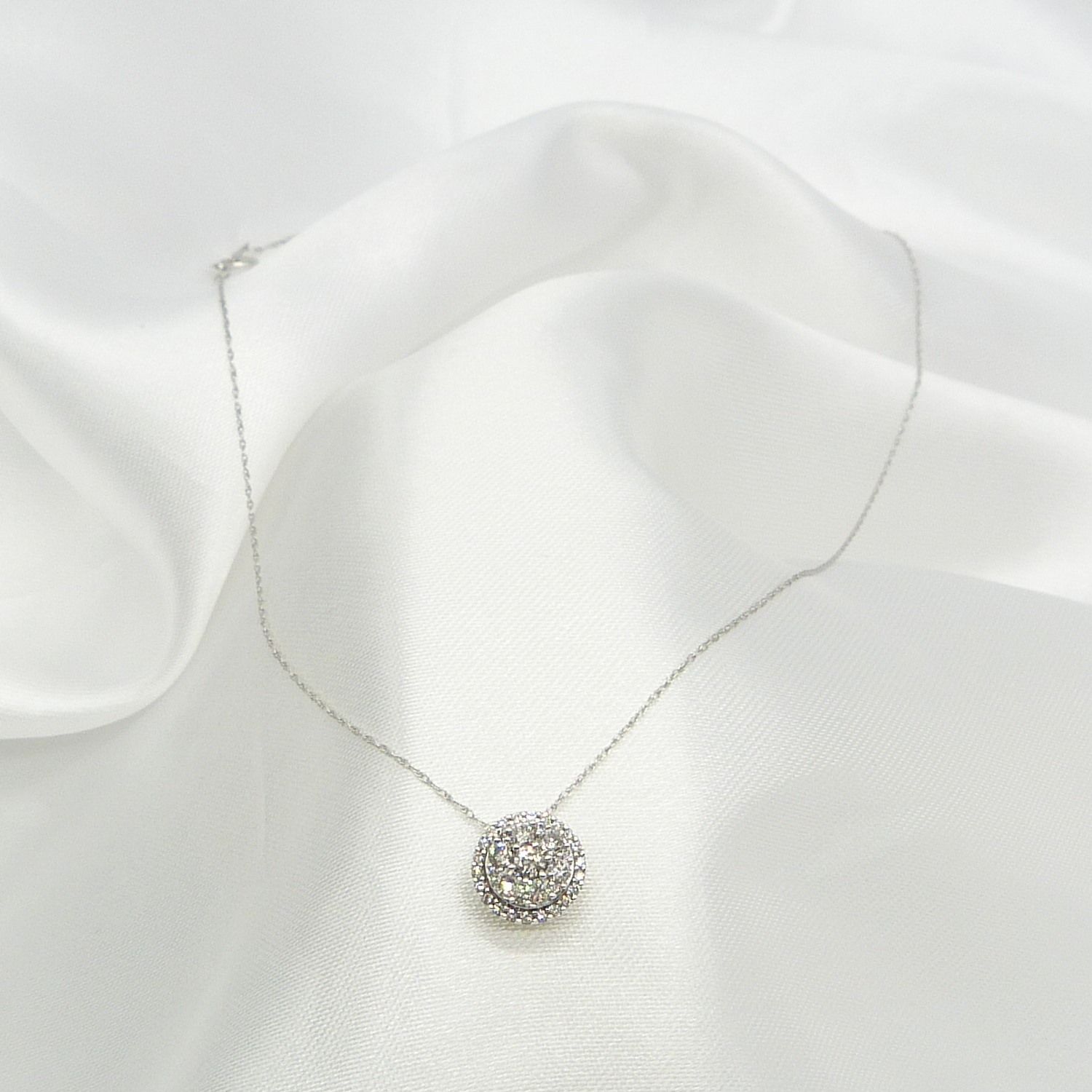 White Gold 0.50 Carat Diamond Cluster Necklace With Gift Box - Image 3 of 6