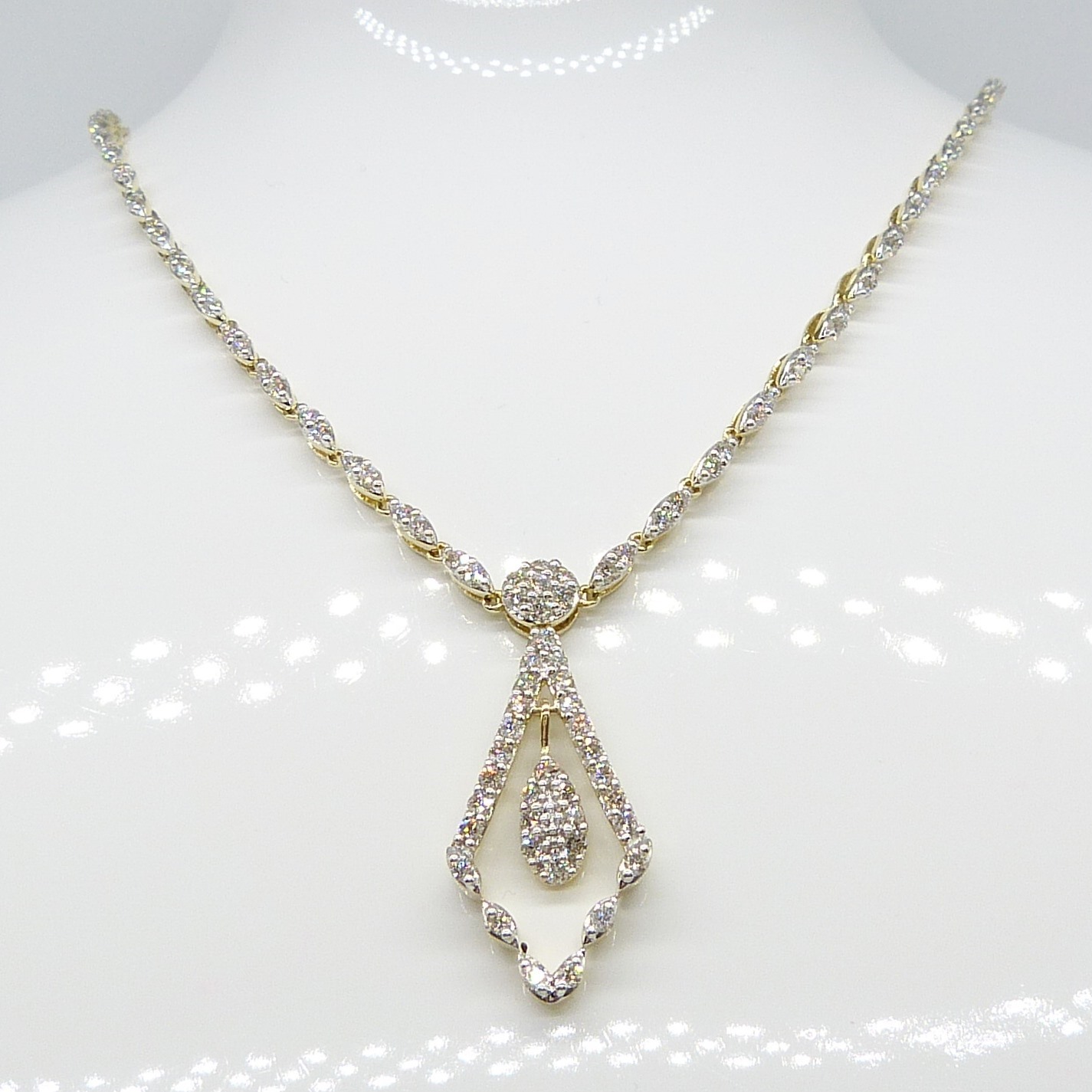 Exquisite Continental-Style Ornate 1.80 Carat Diamond-Set Necklace In 9ct Yellow Gold - Image 2 of 6