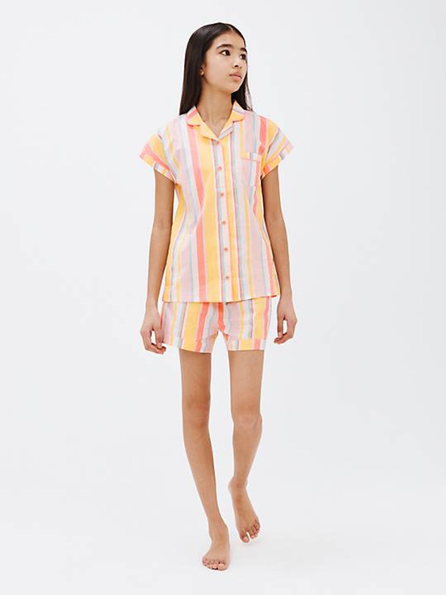 Pallet of Raw Customer Returns - Category - CHILDRENSWEAR - P100141707 - Image 29 of 85