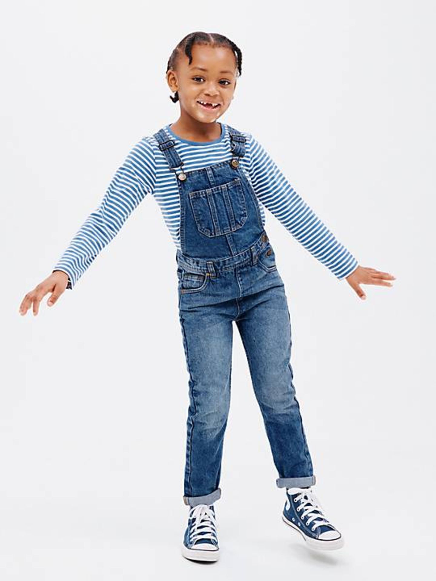 Pallet of Raw Customer Returns - Category - CHILDRENSWEAR - P100141707 - Image 11 of 85