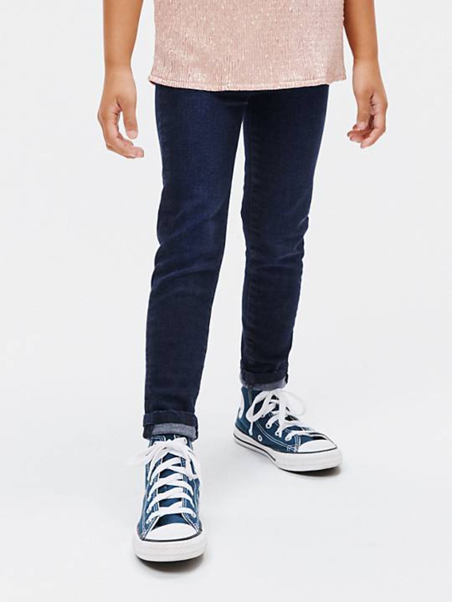 Pallet of Raw Customer Returns - Category - CHILDRENSWEAR - P100141707 - Image 15 of 85