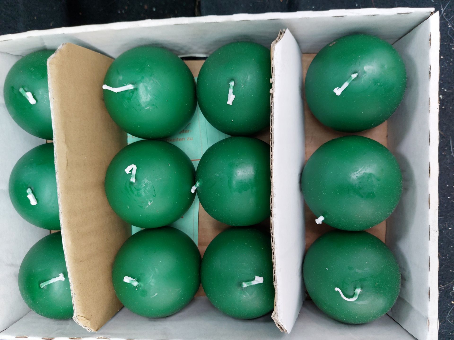 12 green ball candles. - Image 3 of 3