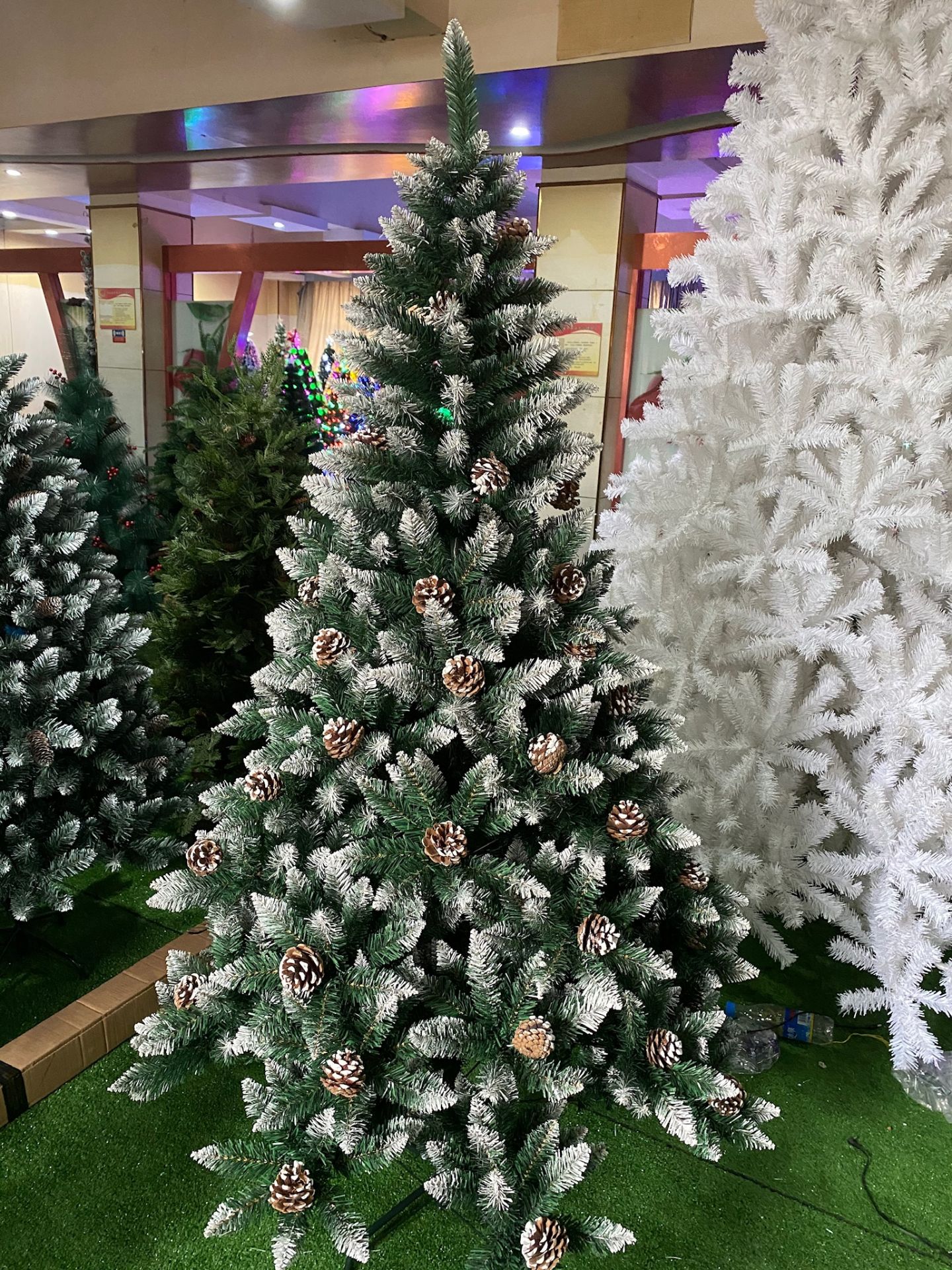 2 x Christmas Tree Artificial with Snow Frosted Tips and Pine Cones 5ft - Image 3 of 4