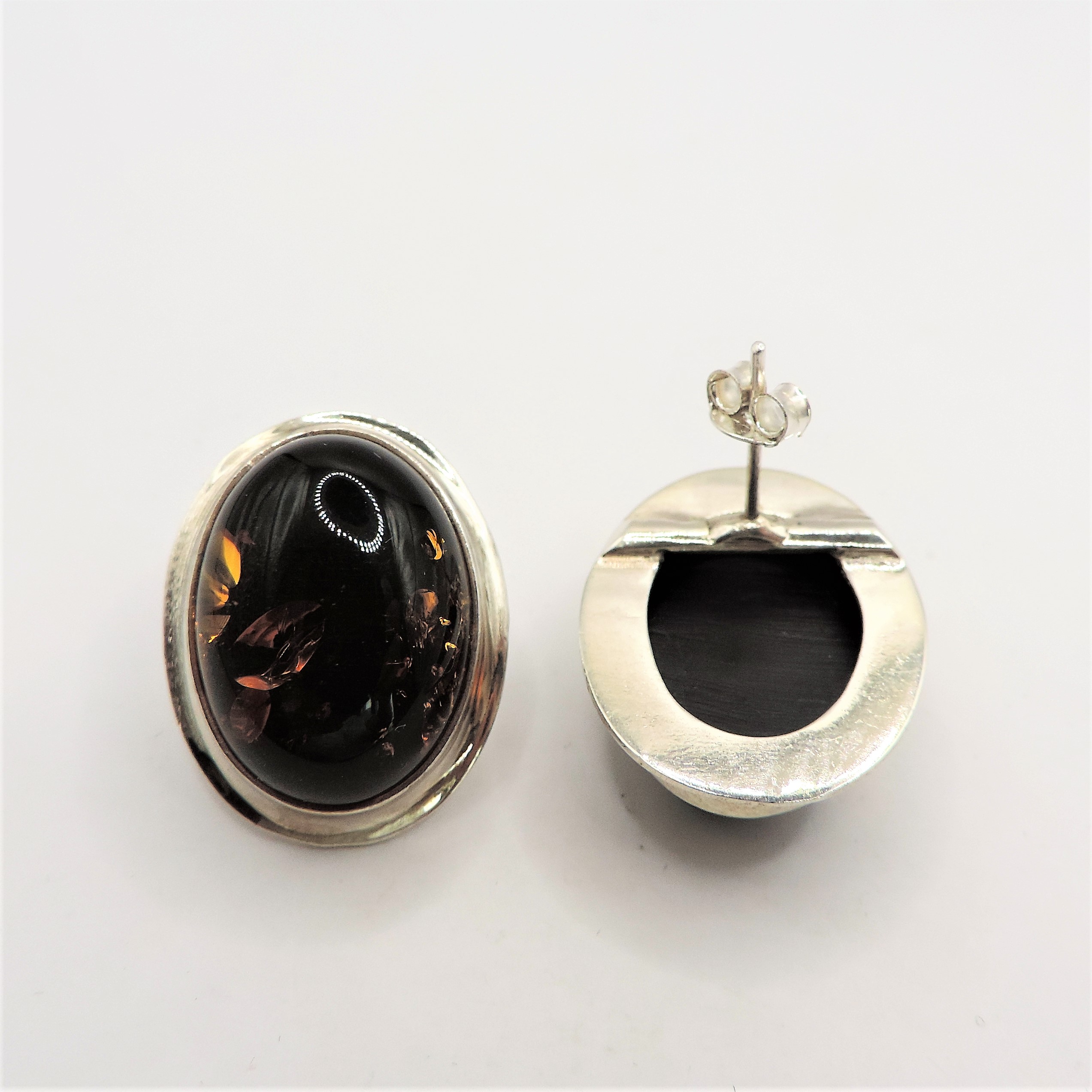 Sterling Silver 2.5 x 2.0 cm Oval Baltic Amber Stud Earrings with Gift Pouch - Image 3 of 4