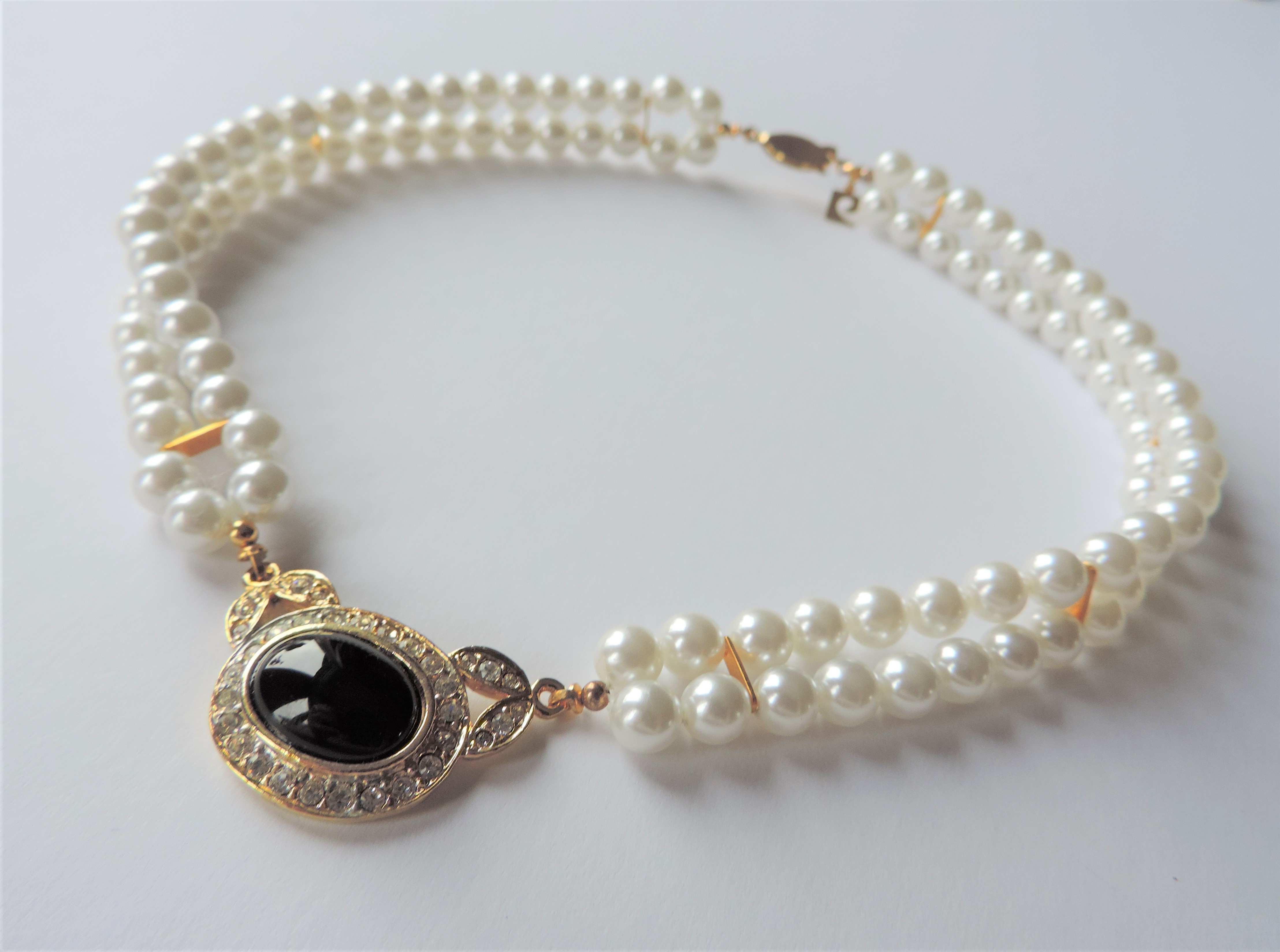 Princess Diana Inspired 2 Strand Pearl Choker Necklace with Gift Pouch - Image 3 of 4